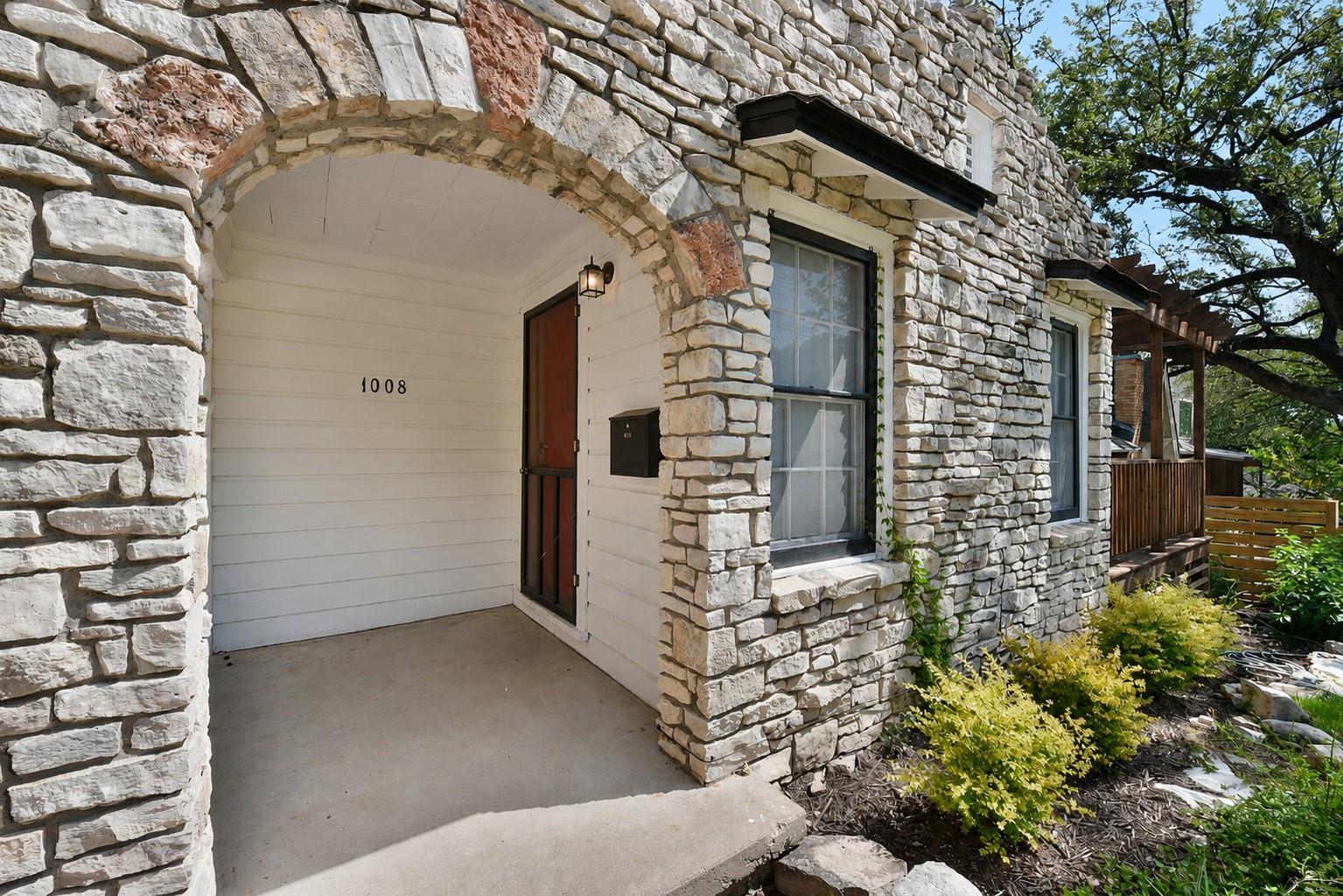 1008 Milam Pl Property Photo 3