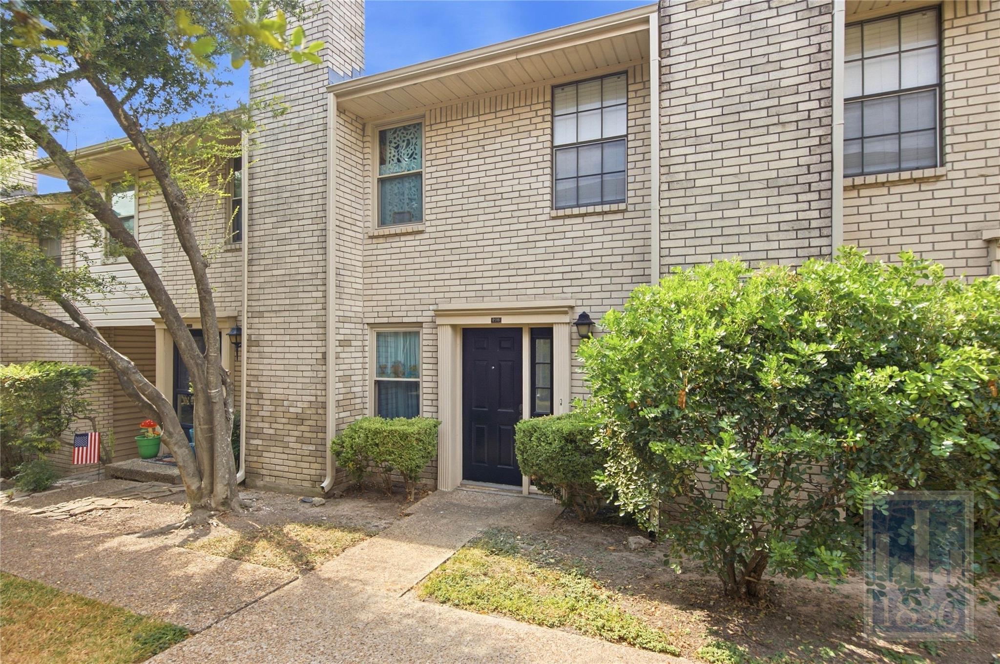 8400 Jamestown Dr #226 Property Photo 3
