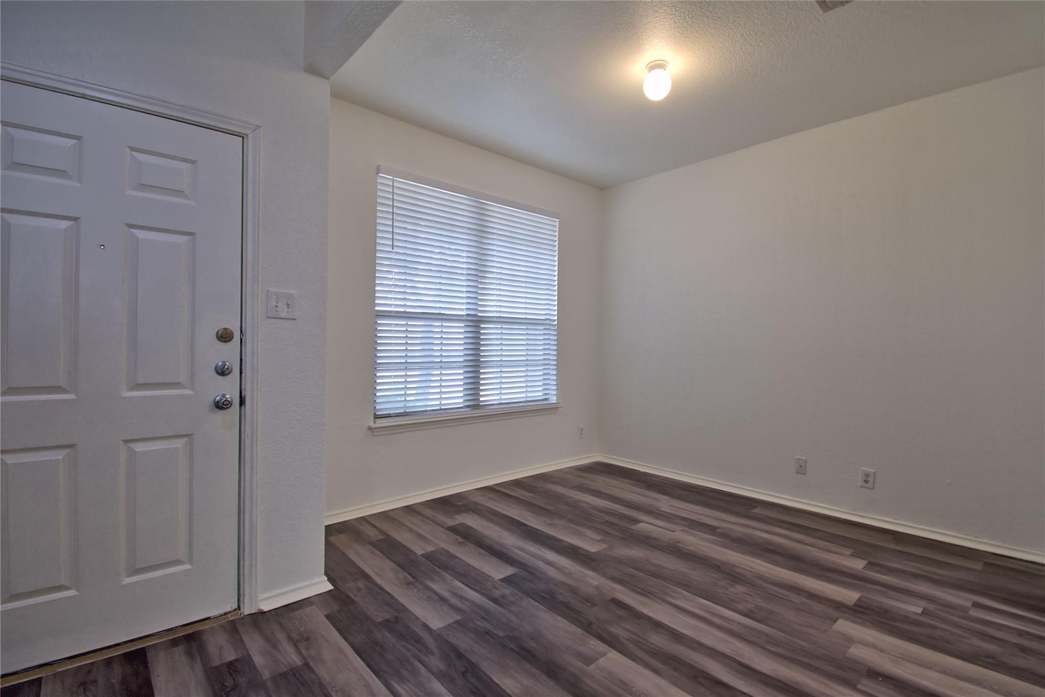 711 Abundance Ln Property Photo 5