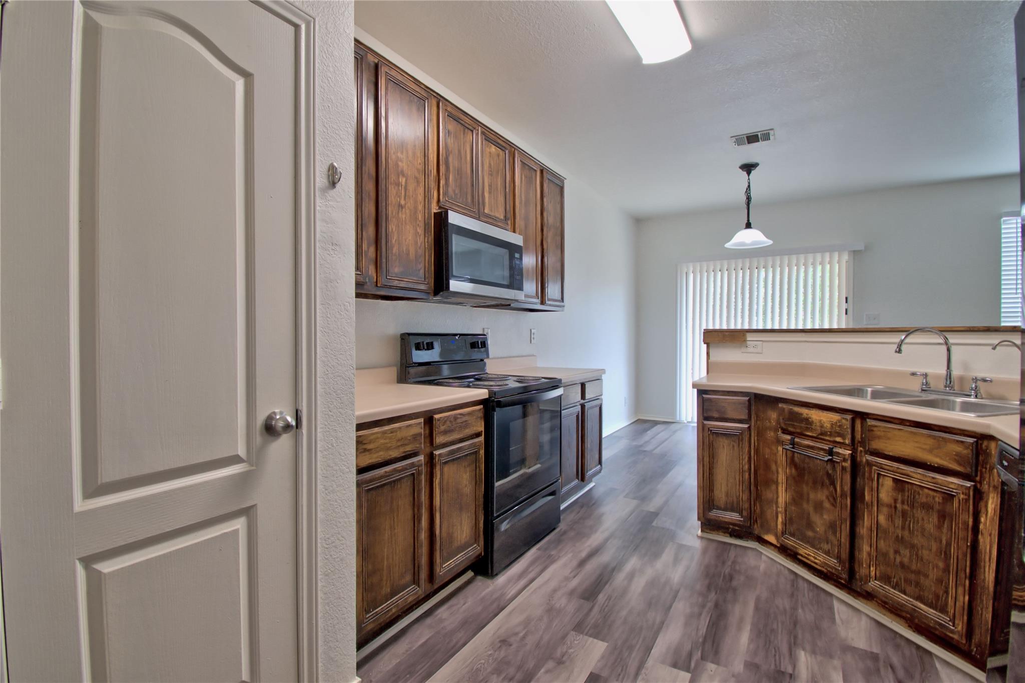 711 Abundance Ln Property Photo 6