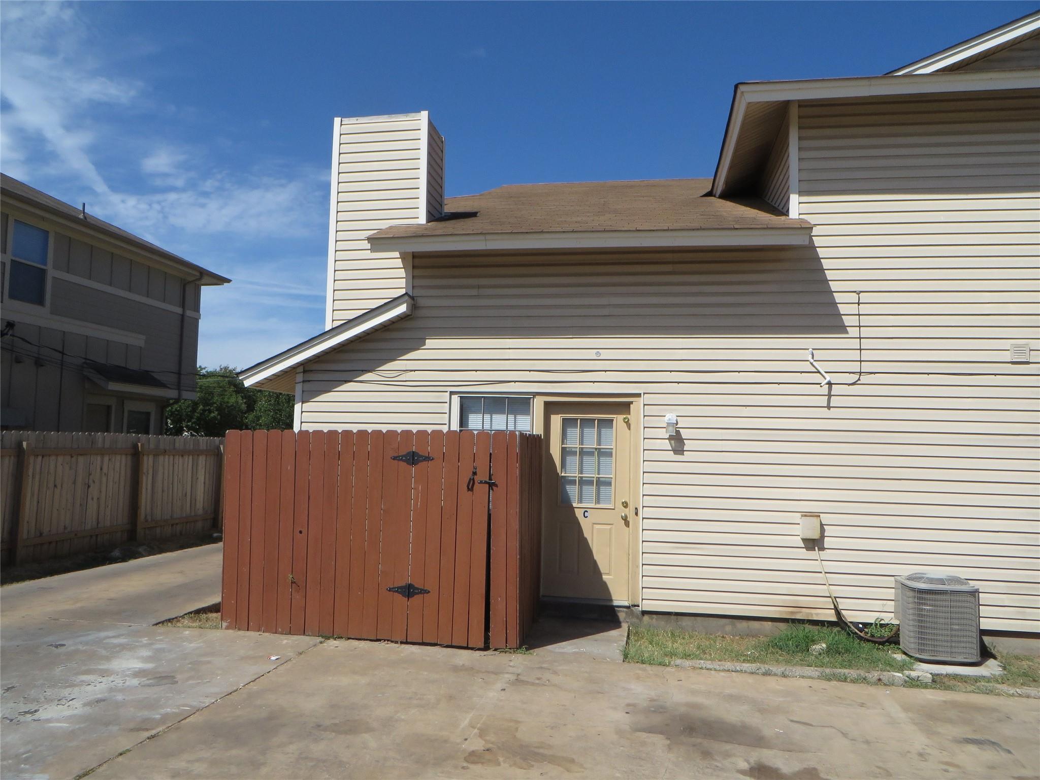 2217 Katy Ln #c Property Photo 2