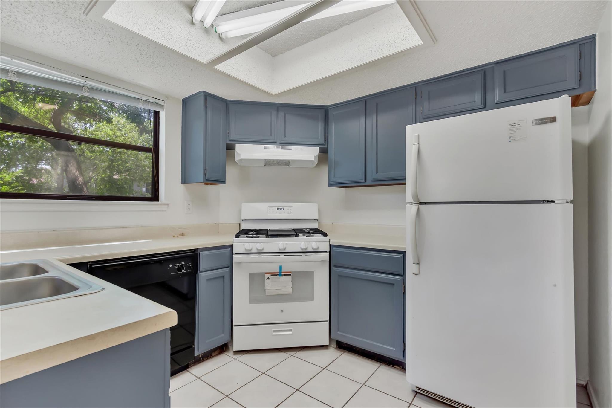 7802 Topawa Cv #b Property Photo 8
