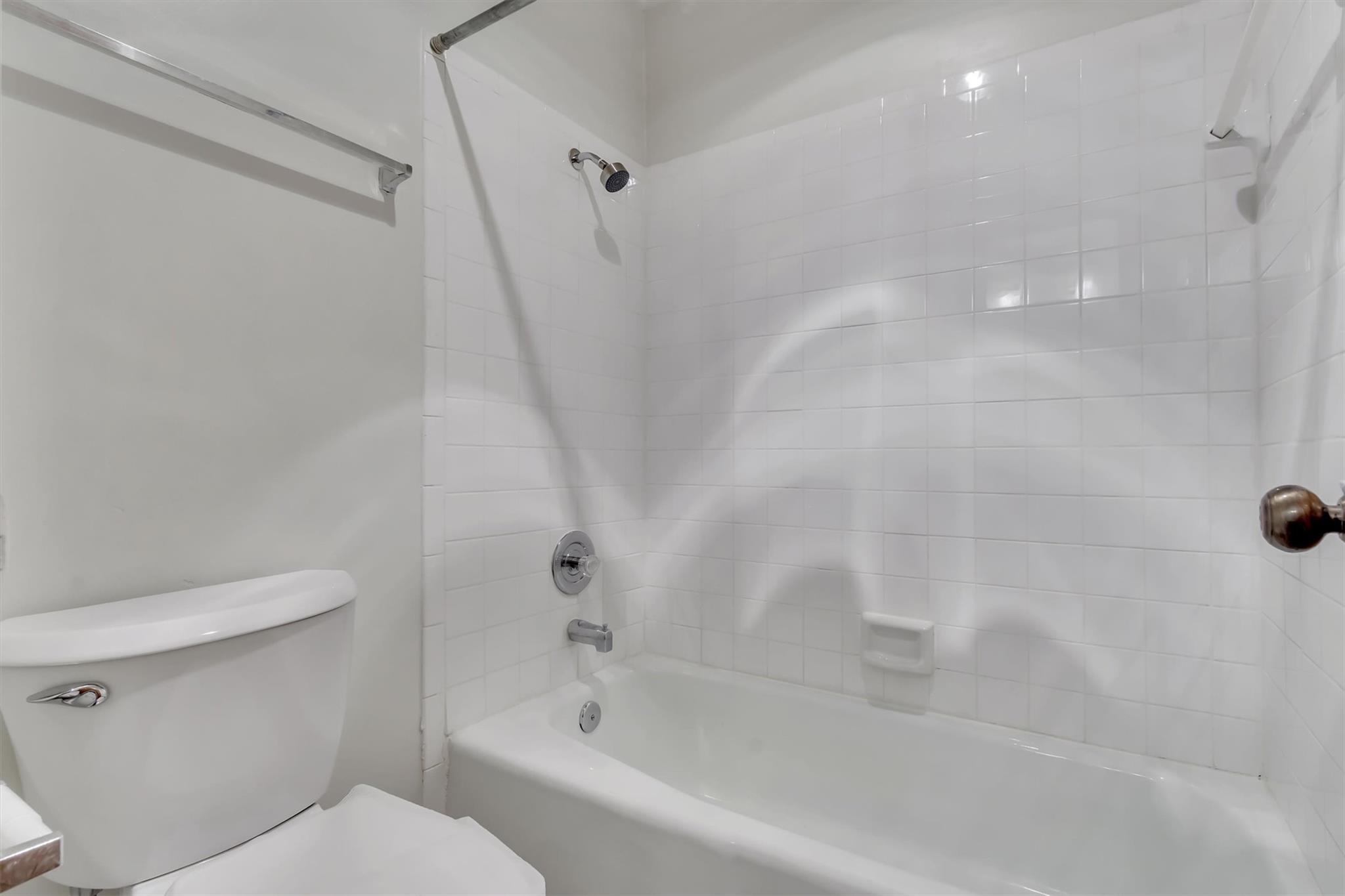 7802 Topawa Cv #b Property Photo 18