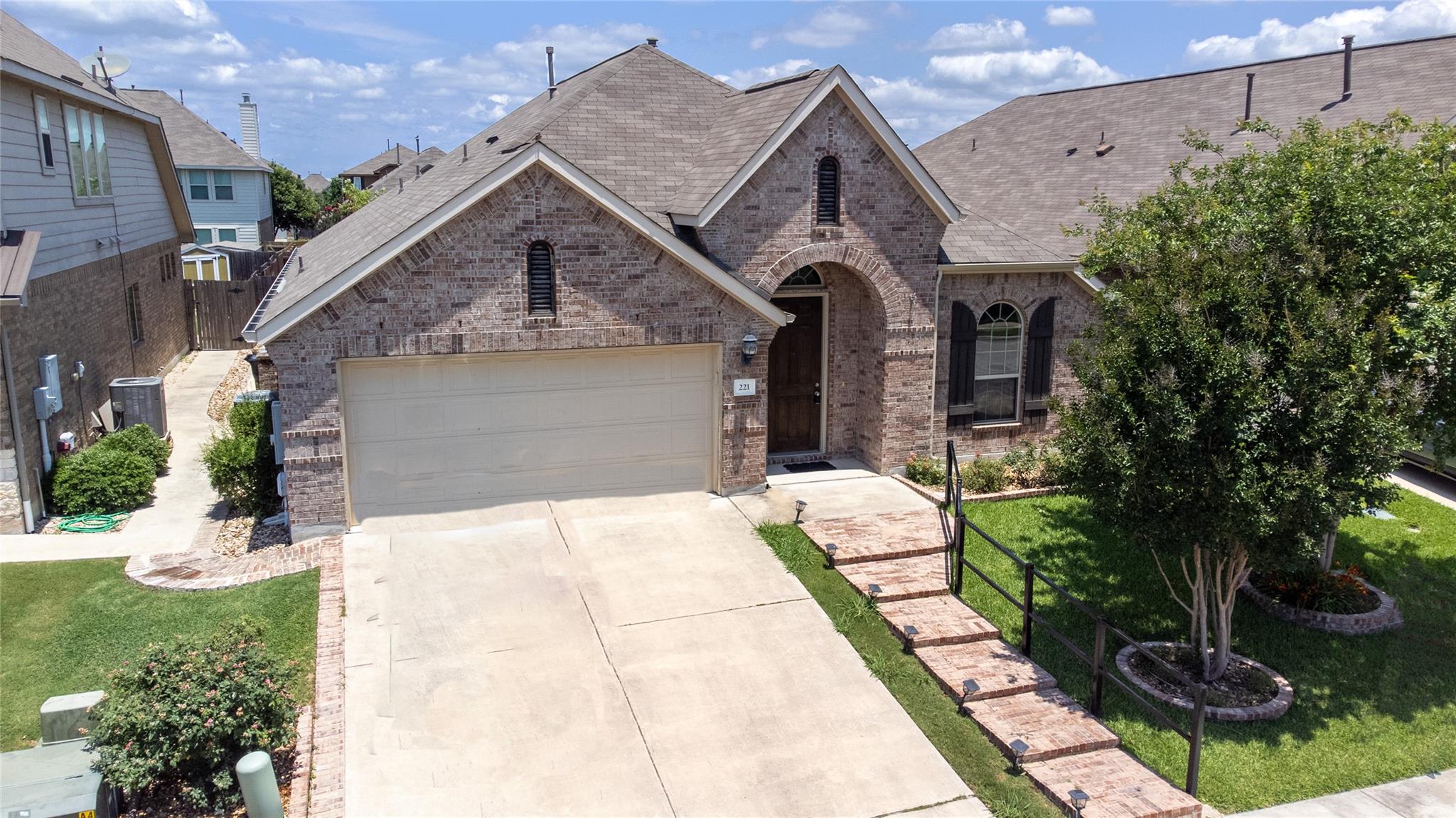 221 Joseph Dr Property Photo 1