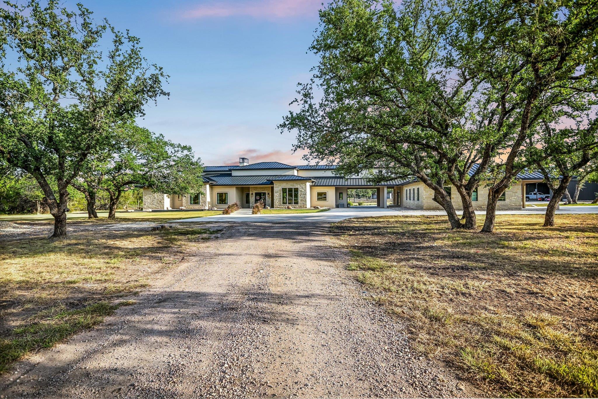 1295 Park Rd 4 None Property Photo 1