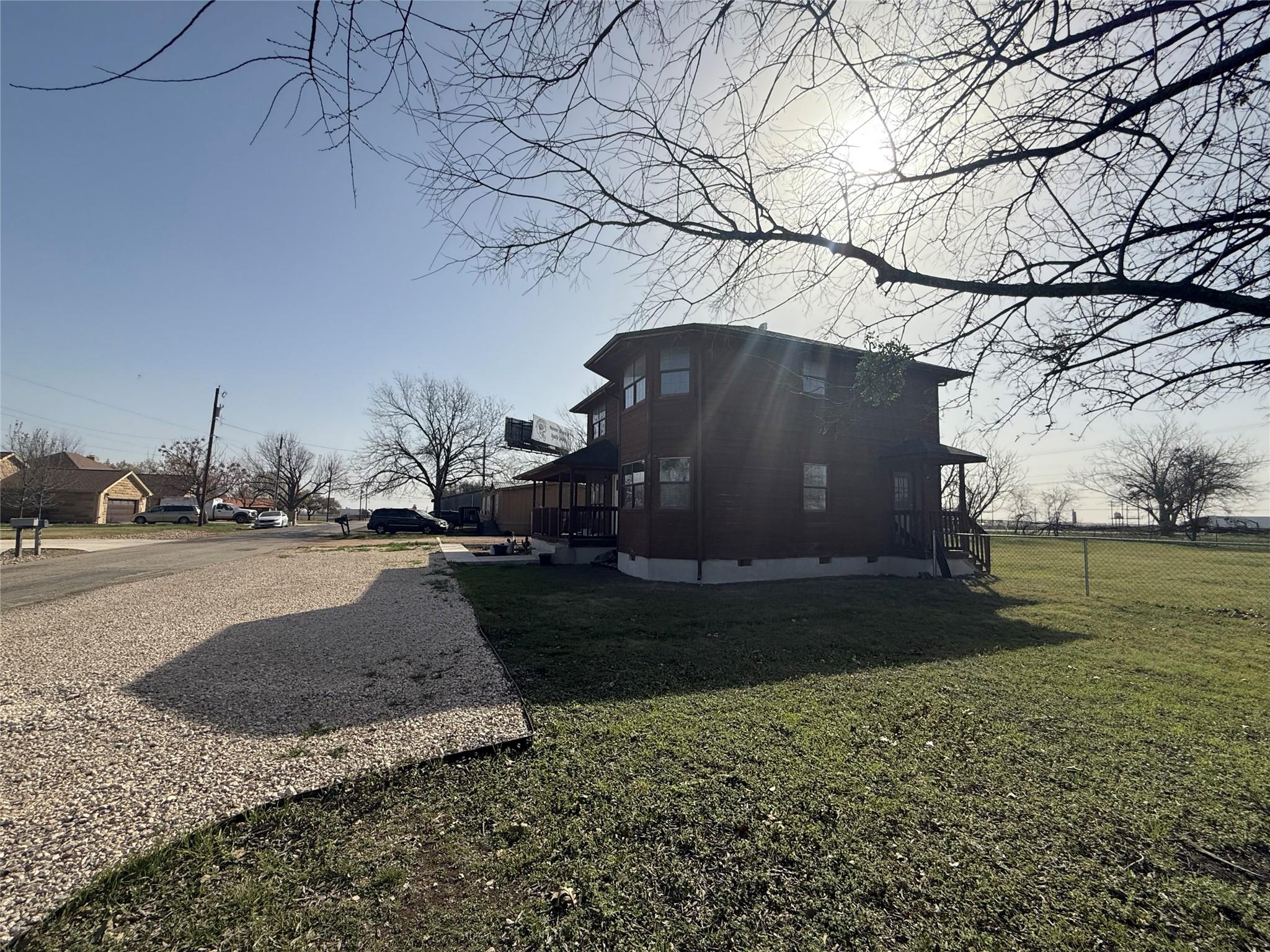411 W Avenue K Ave Property Photo 1