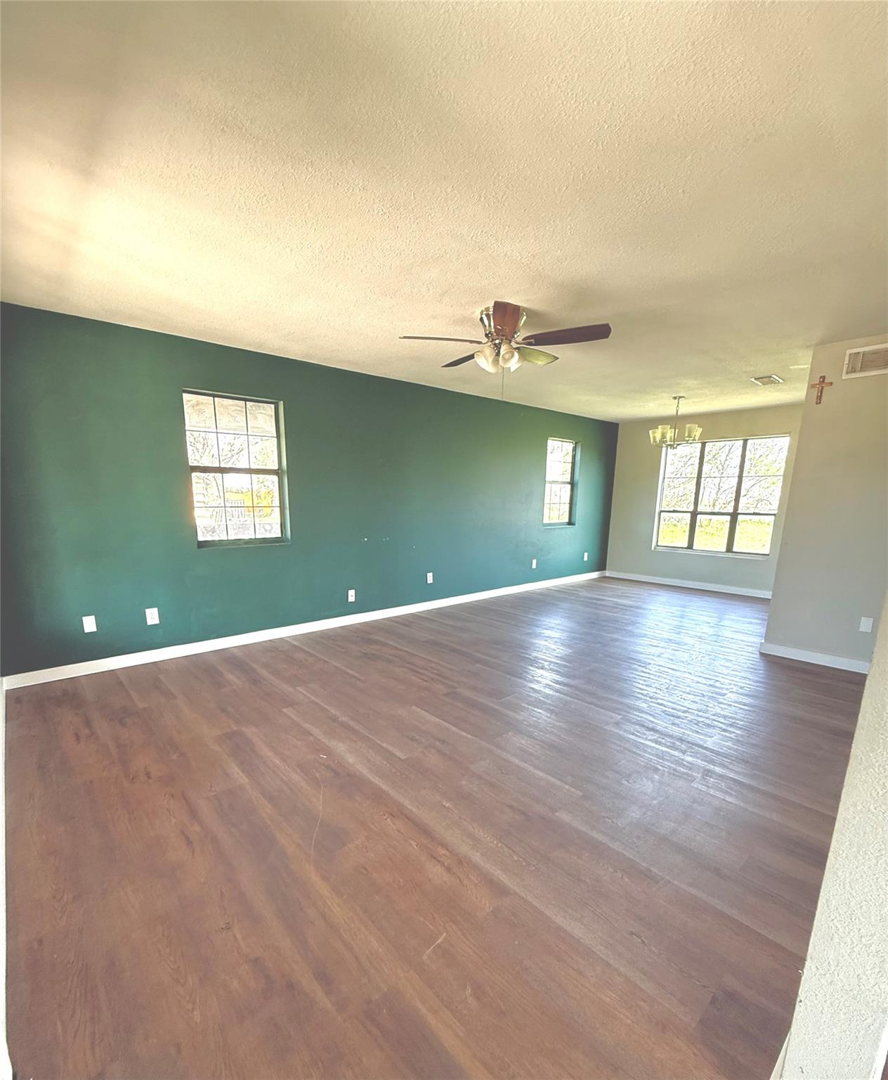 411 W Avenue K Ave Property Photo 6