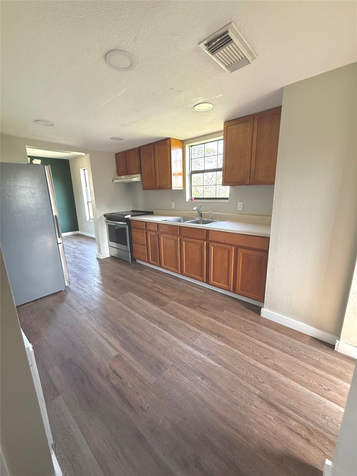 411 W Avenue K Ave Property Photo 11