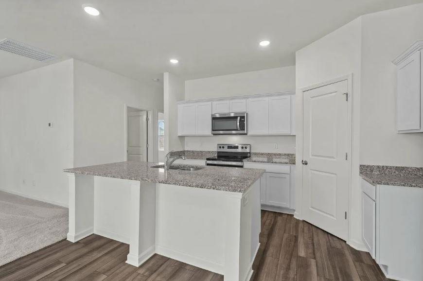 1420 Morris Loop Property Photo 4