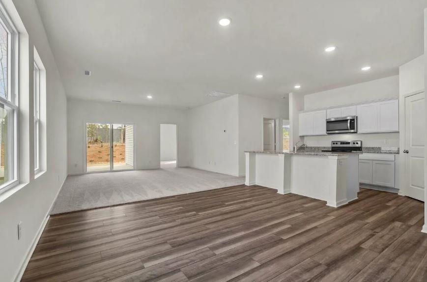 1420 Morris Loop Property Photo 6