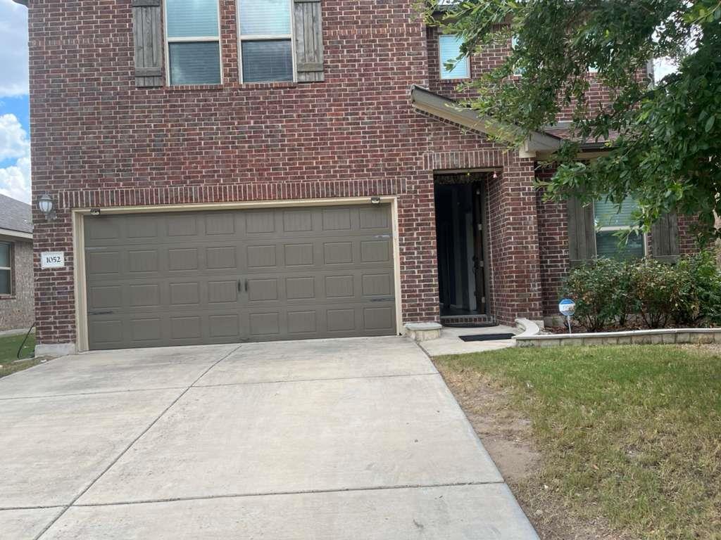 1052 Myrna Bnd Property Photo 2