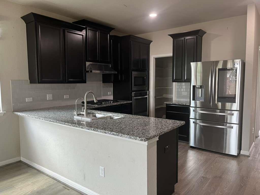 1052 Myrna Bnd Property Photo 5