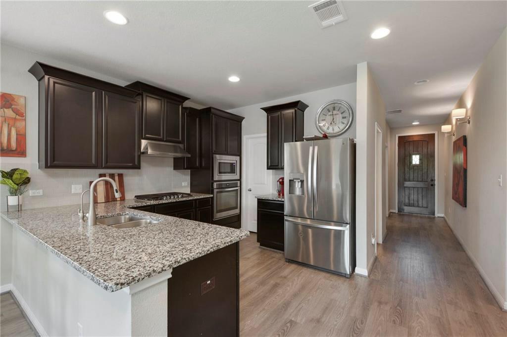 1052 Myrna Bnd Property Photo 7