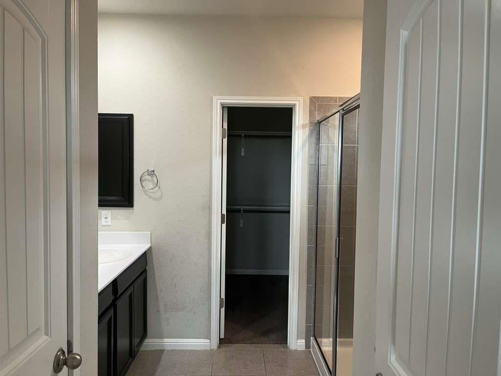 1052 Myrna Bnd Property Photo 11