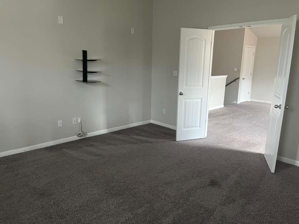 1052 Myrna Bnd Property Photo 17
