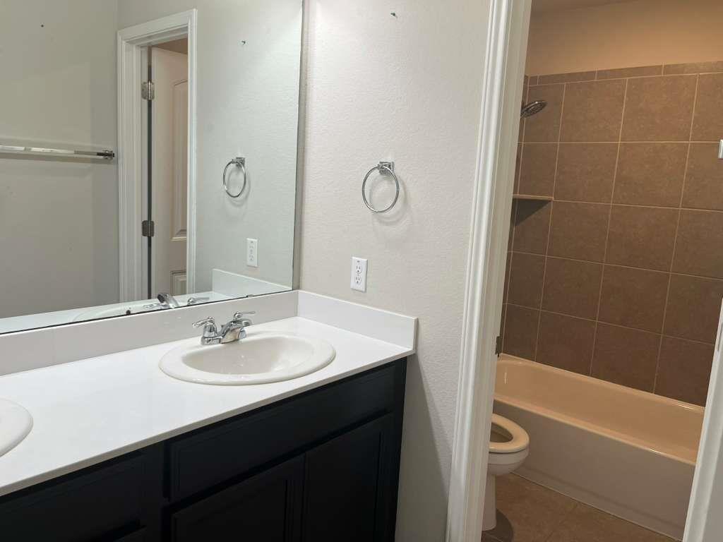 1052 Myrna Bnd Property Photo 19