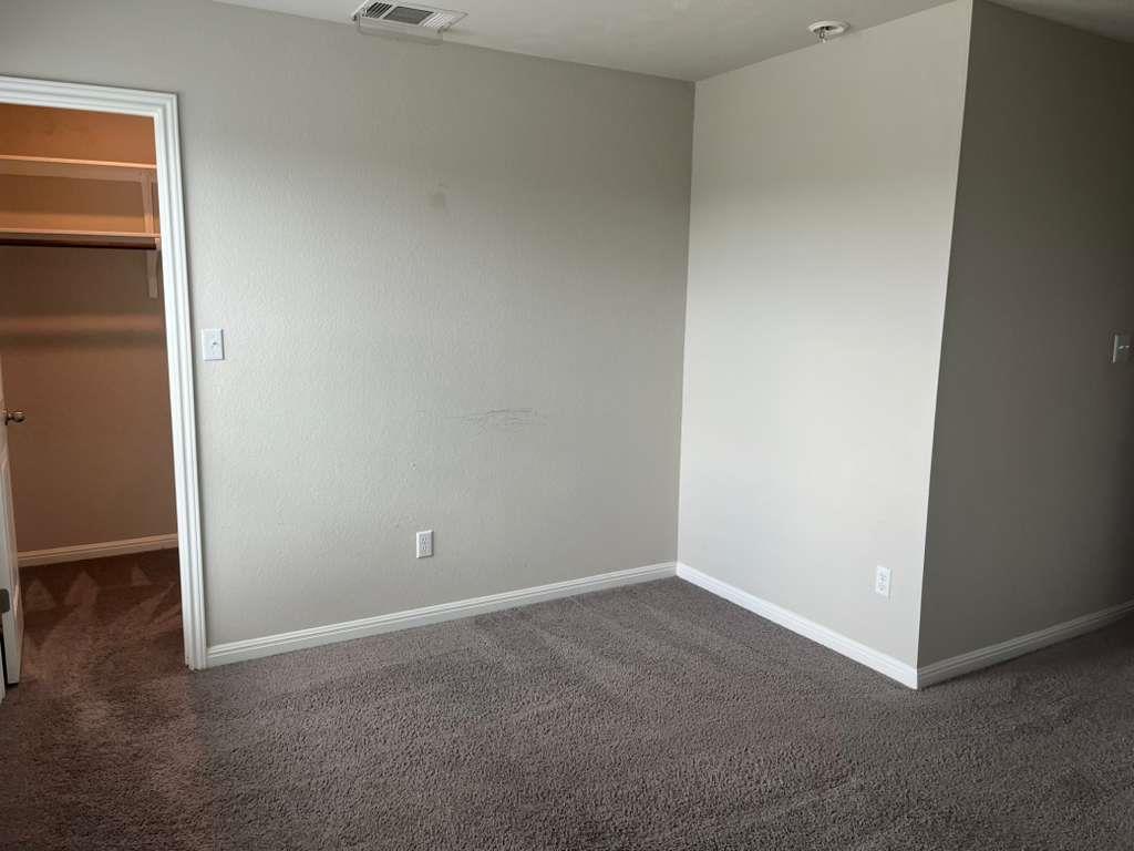 1052 Myrna Bnd Property Photo 20