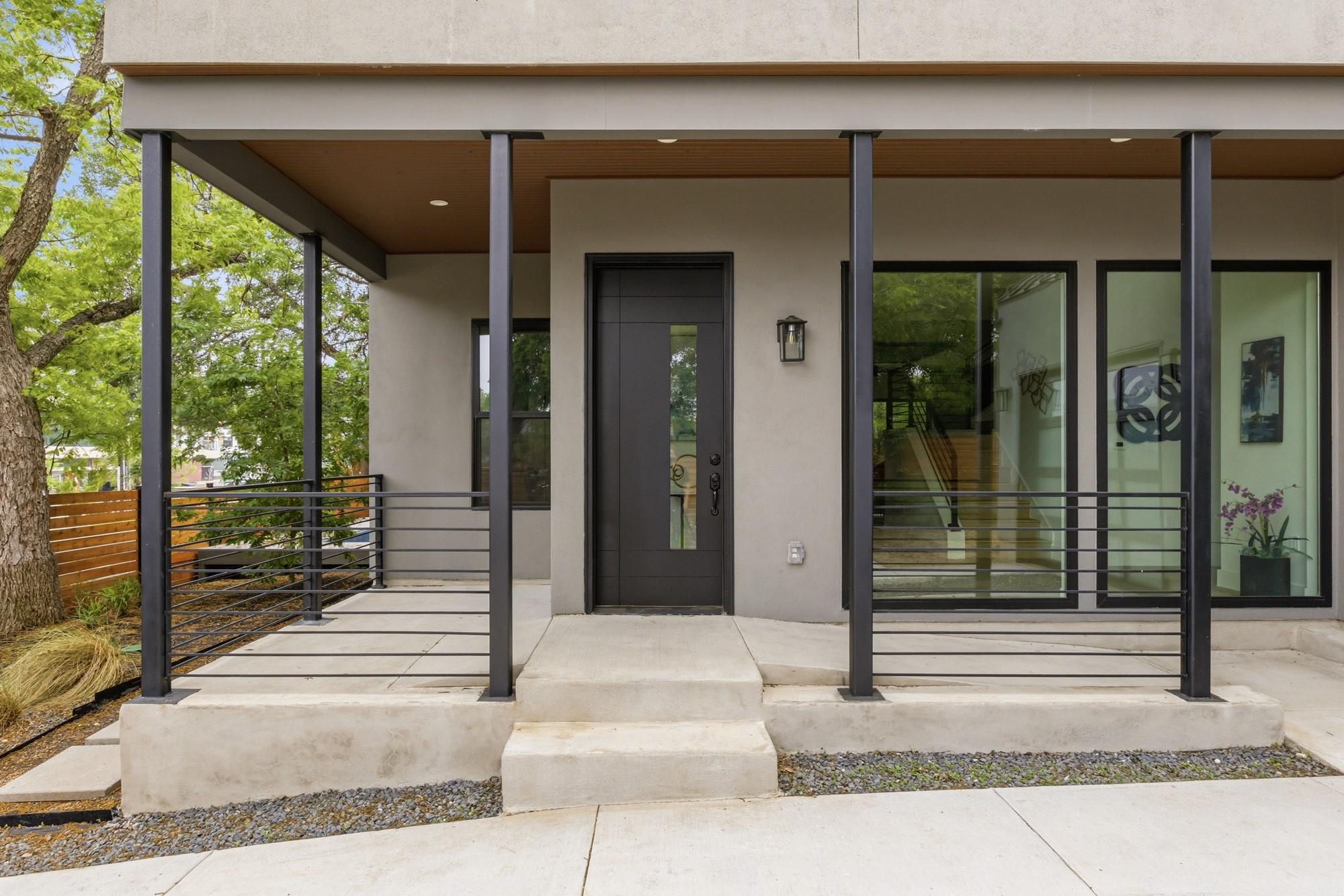 2300 Bluebonnet Ln Property Photo 3