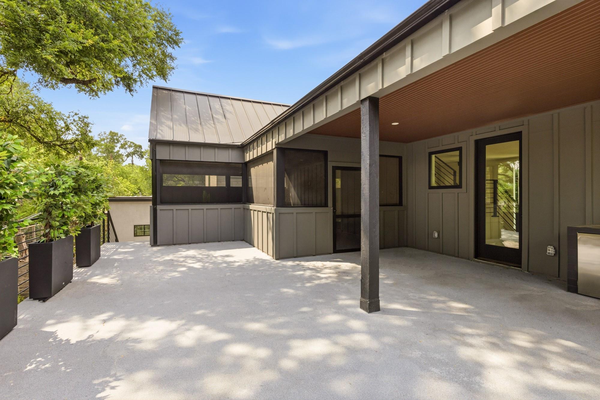 2300 Bluebonnet Ln Property Photo 36