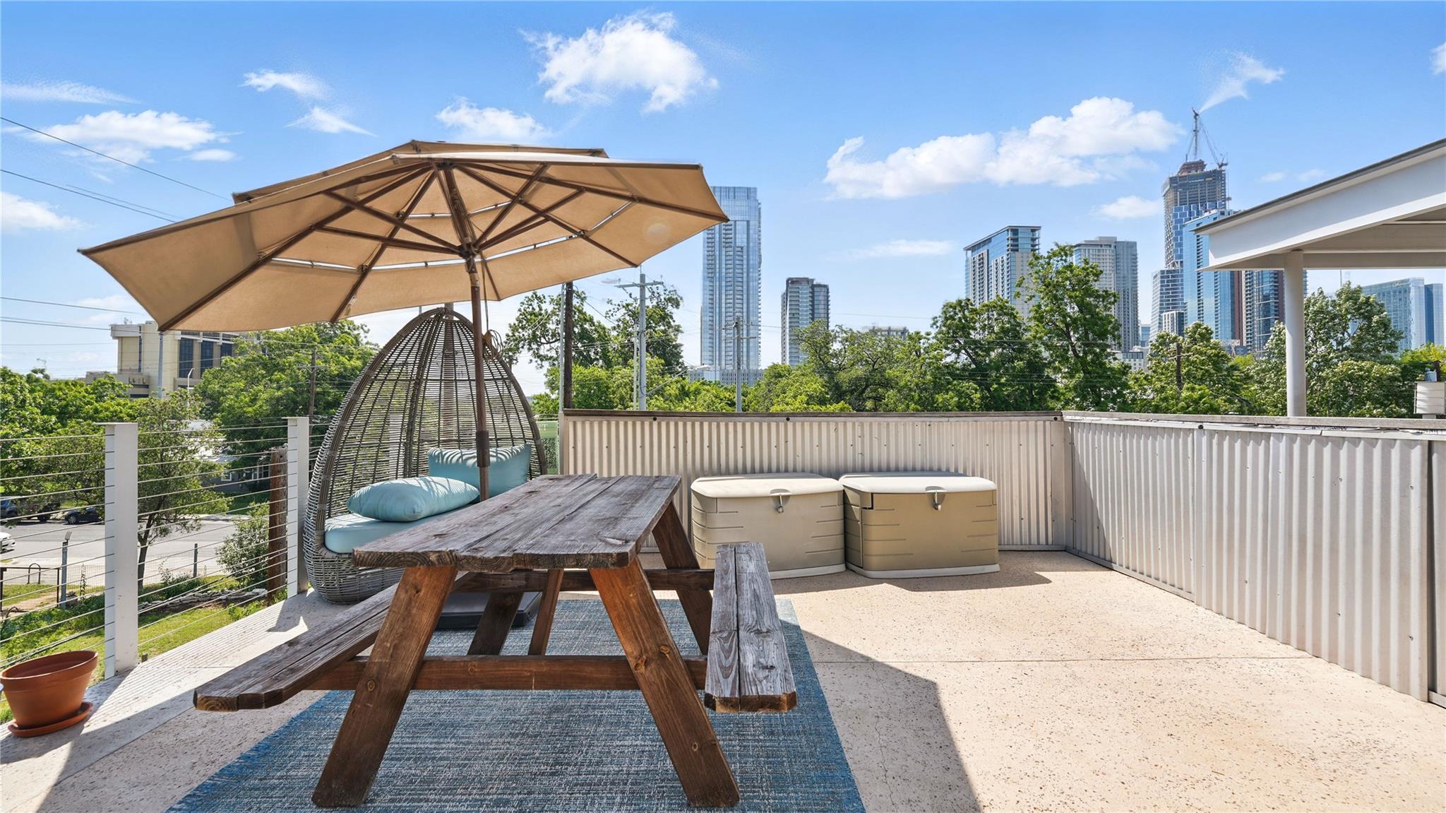 41 Waller ST 301
