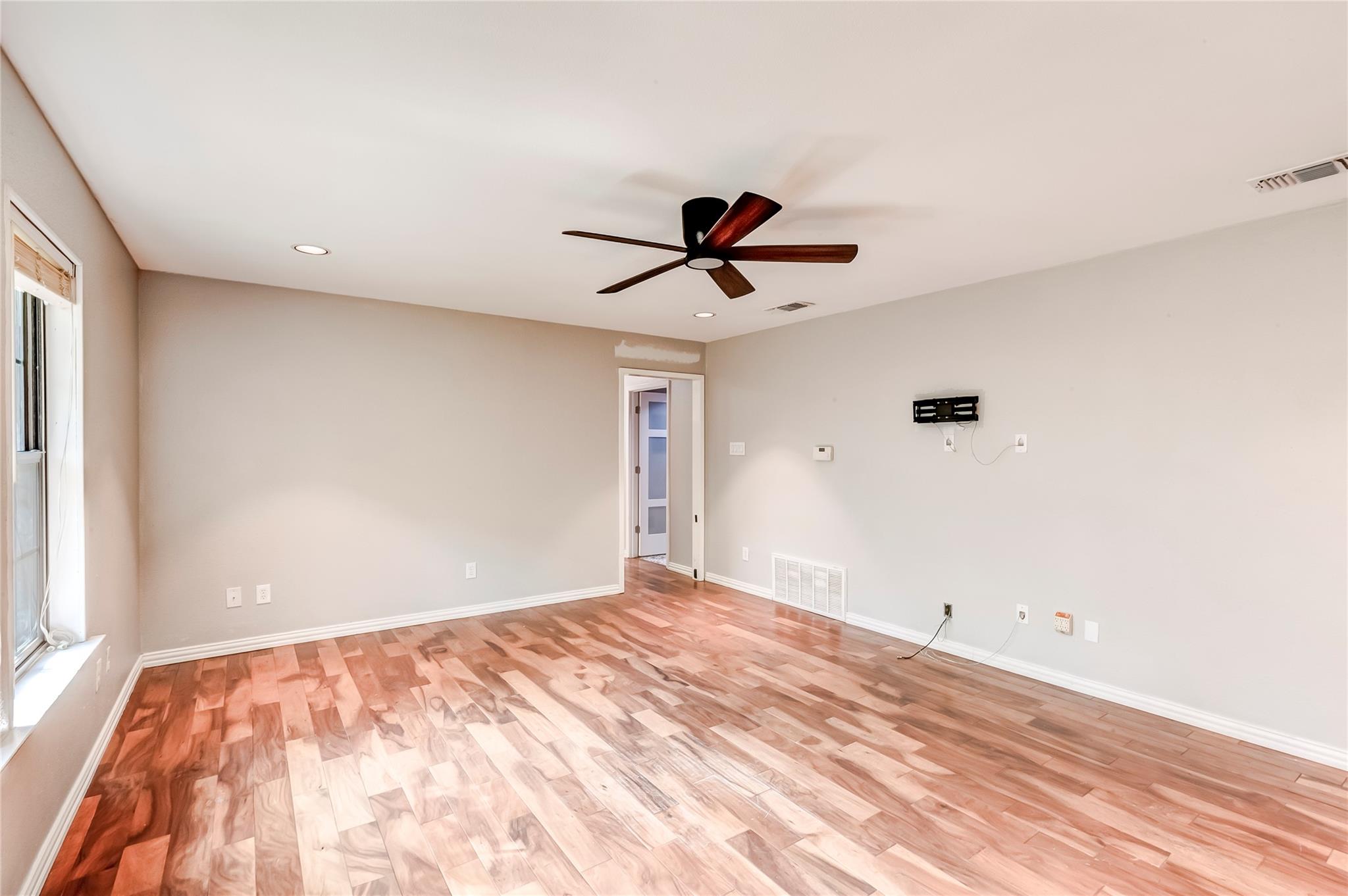 10905 Wintergreen Hl Property Photo 8