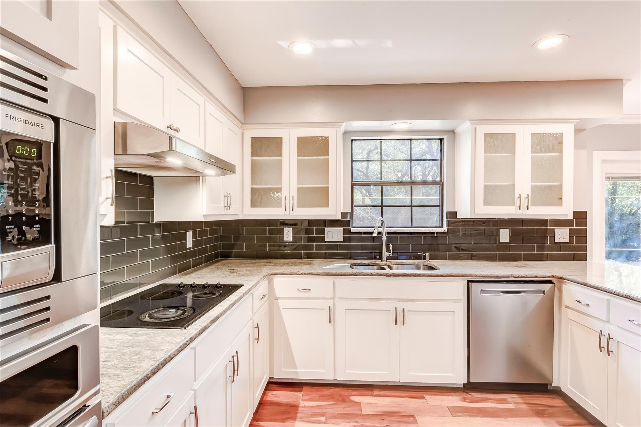 10905 Wintergreen Hl Property Photo 12