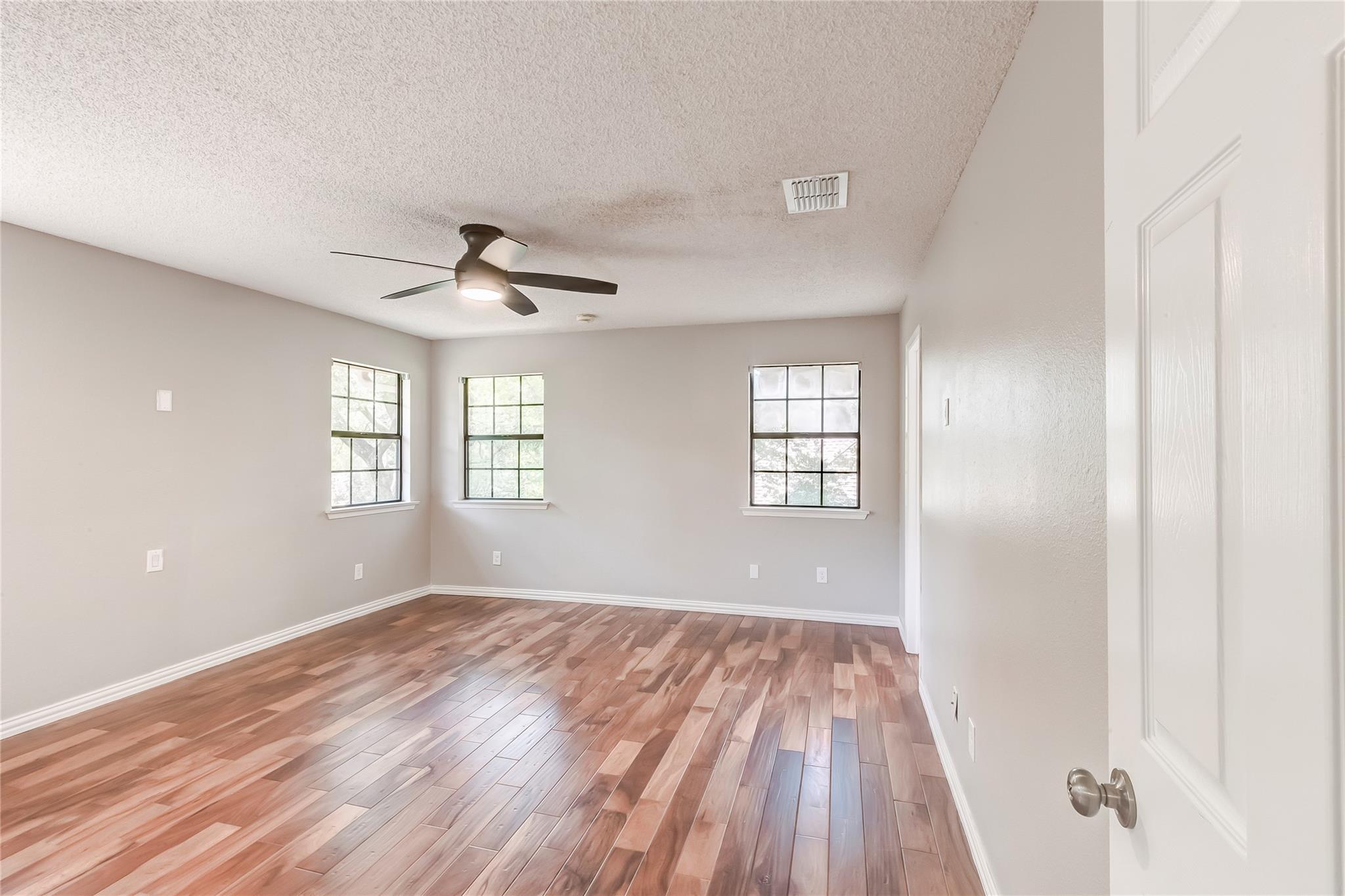 10905 Wintergreen Hl Property Photo 18
