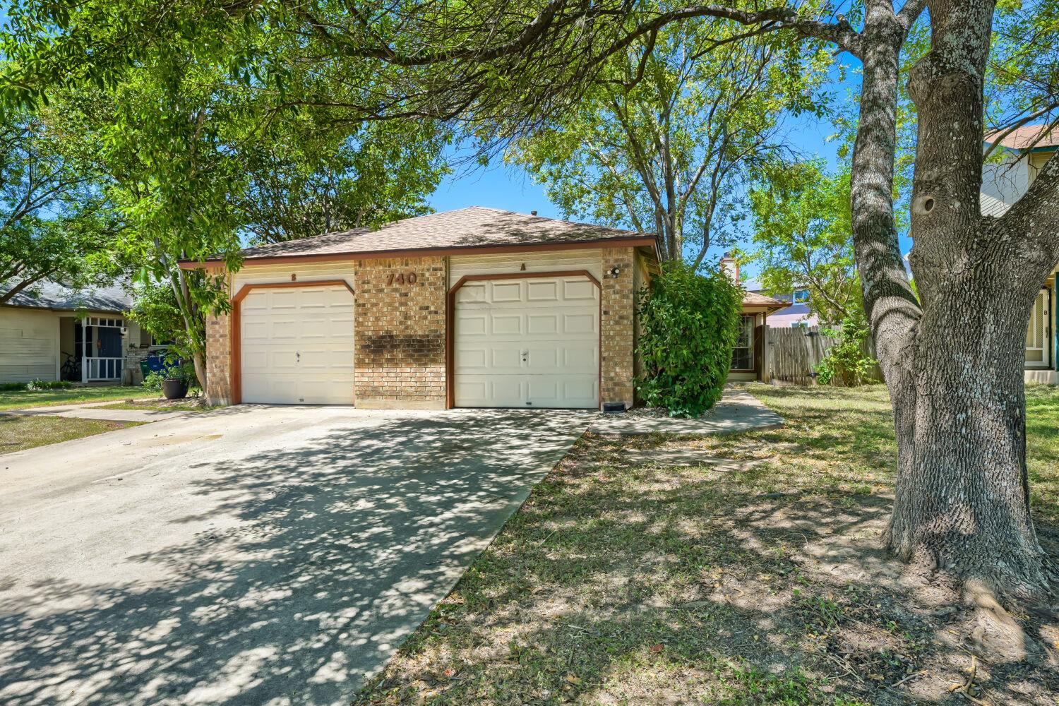 740 Simonetti Dr #a Property Photo 2