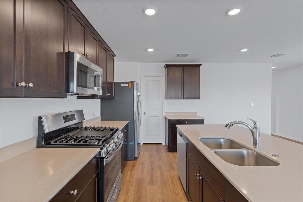 12216 Scarlet Sleeve Way Property Photo 7