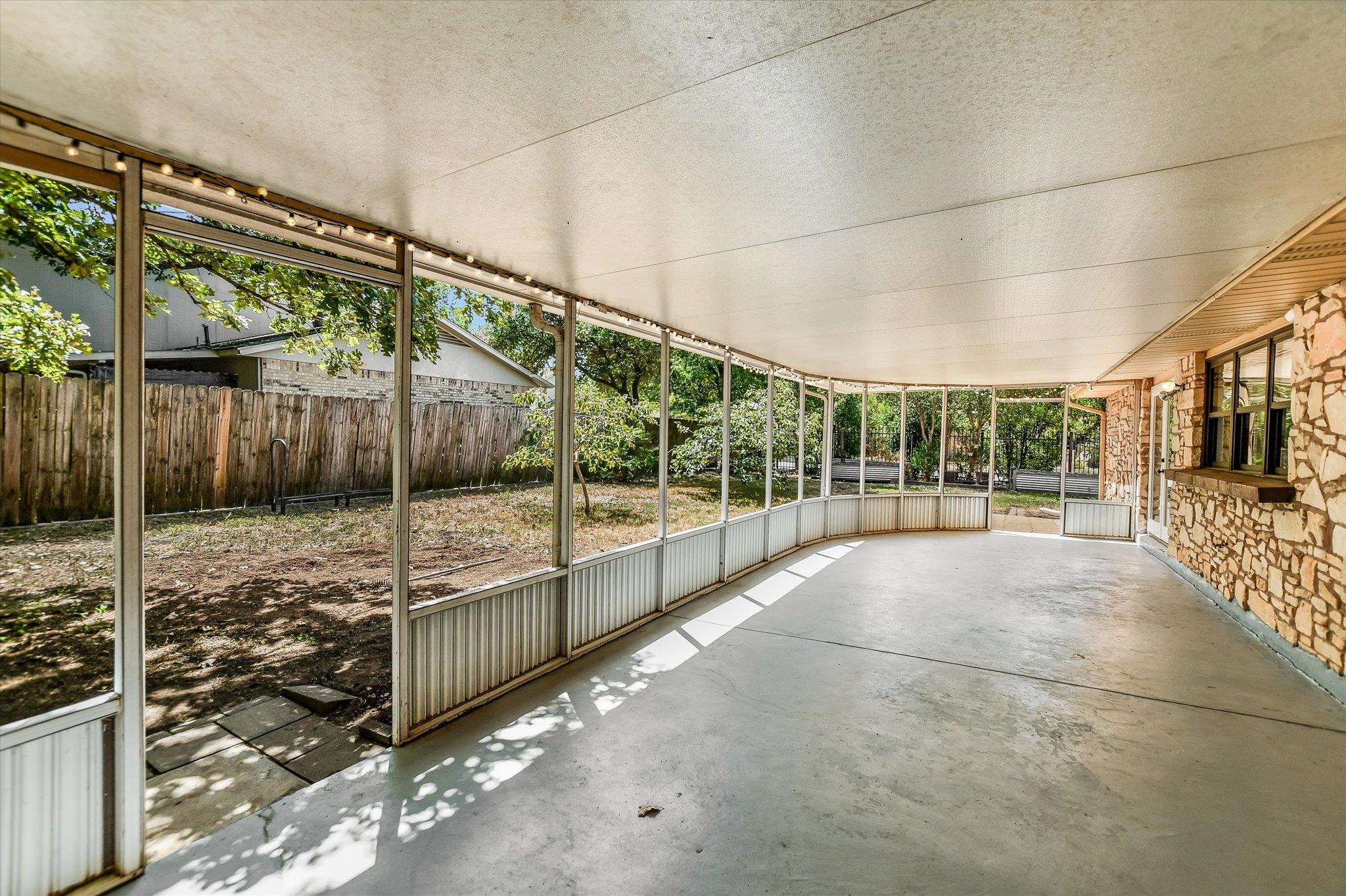 11501 Buckingham Rd Property Photo 34