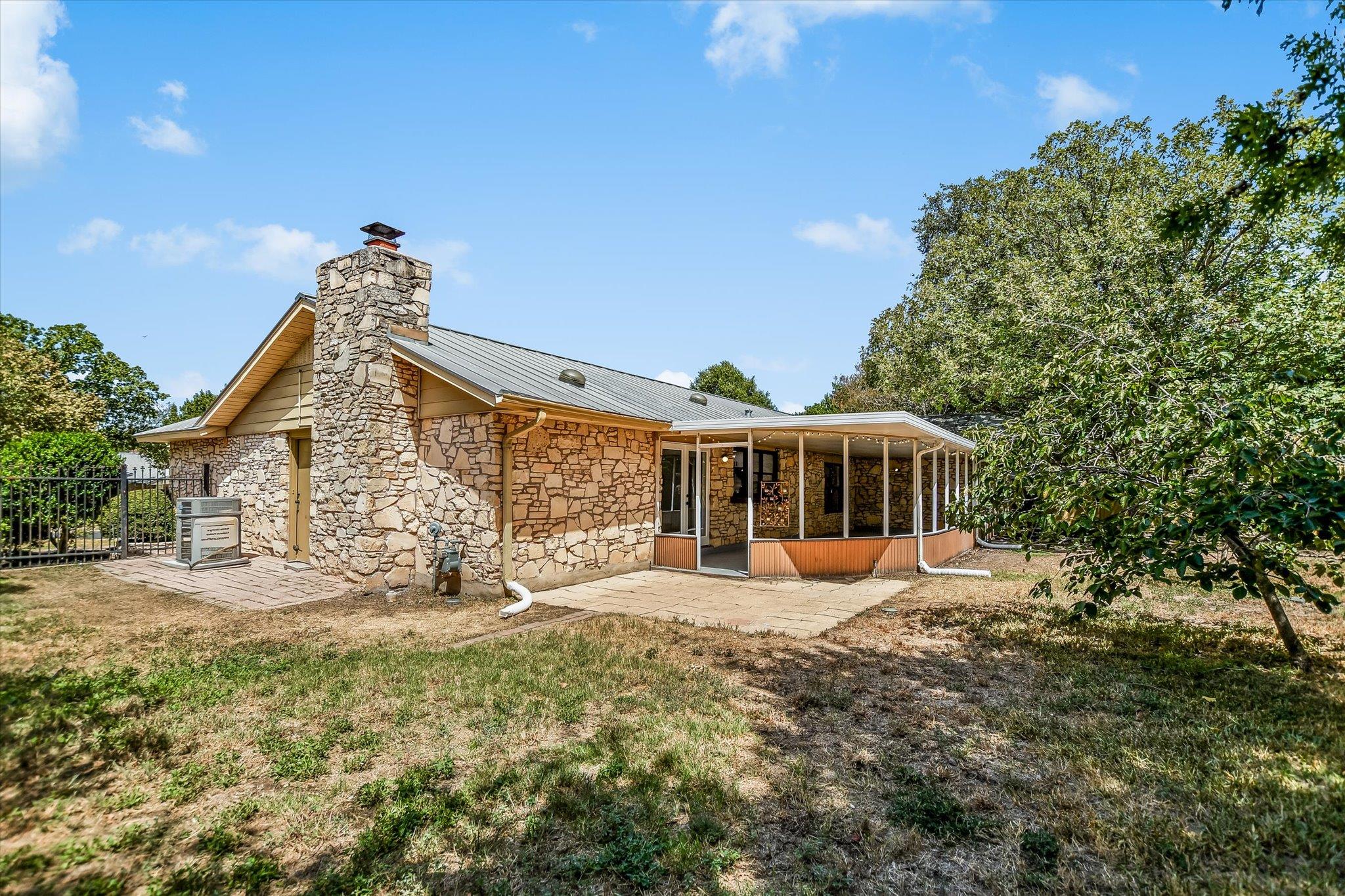 11501 Buckingham Rd Property Photo 35
