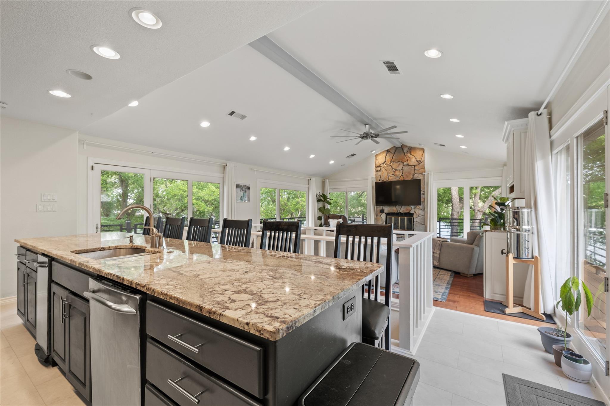 705 Sandy Mountain Dr Property Photo 7