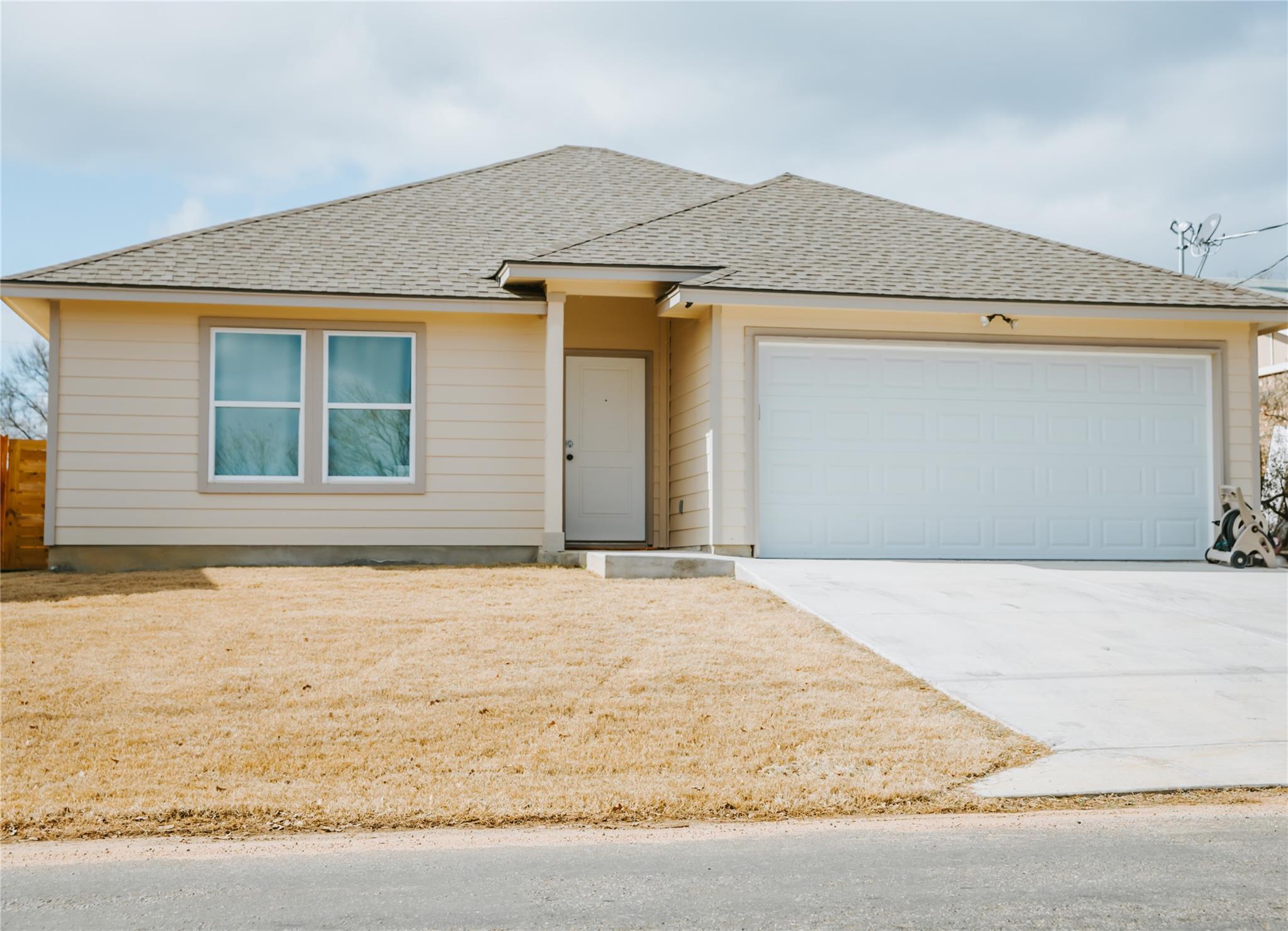 2001 Cedar Park Property Photo