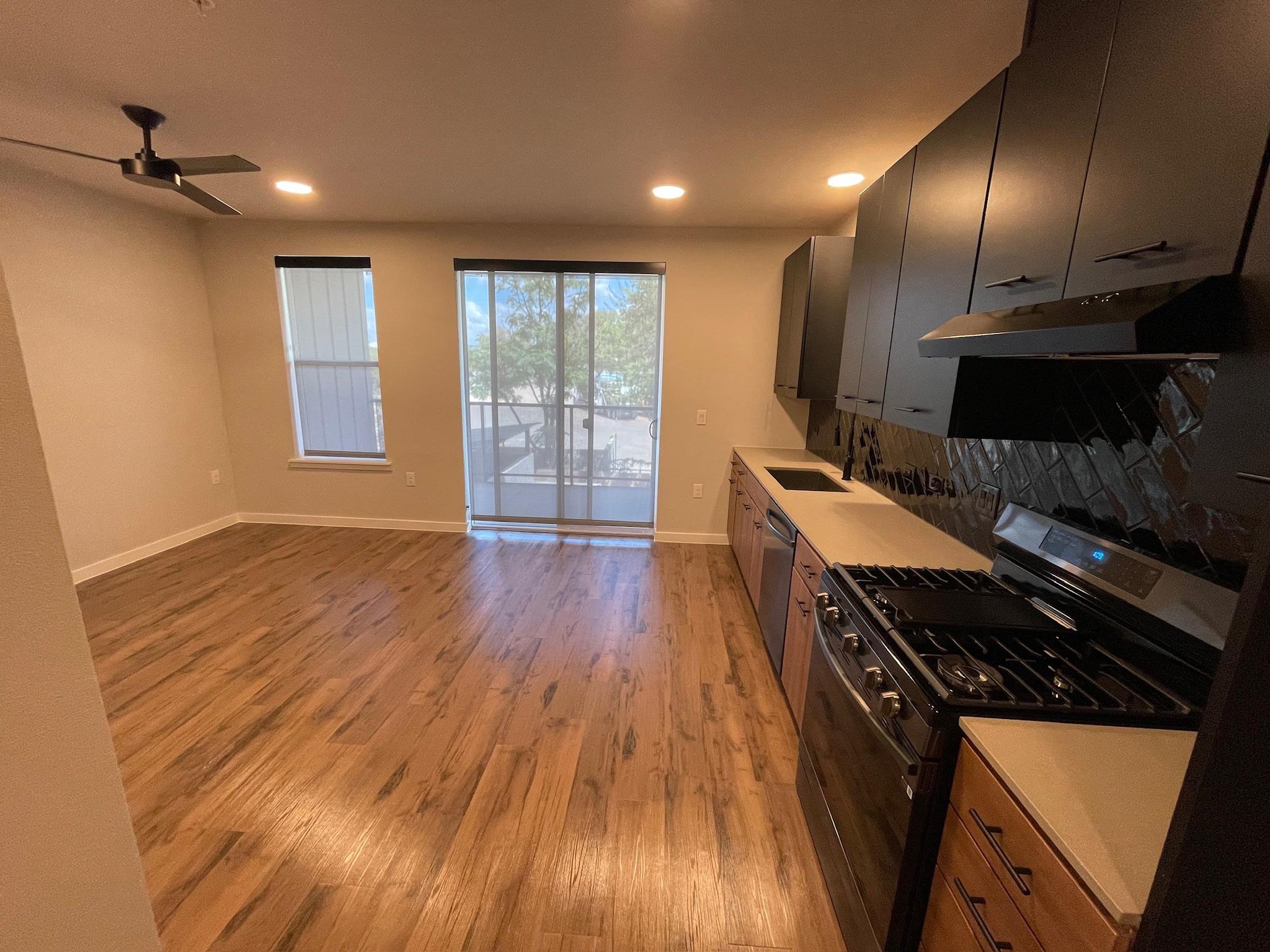 4372053 Property Photo 4