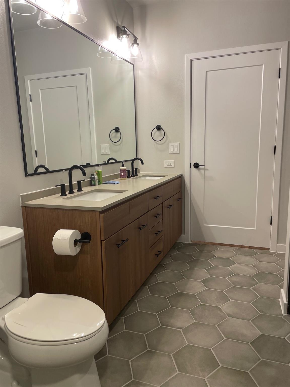 4372053 Property Photo 9