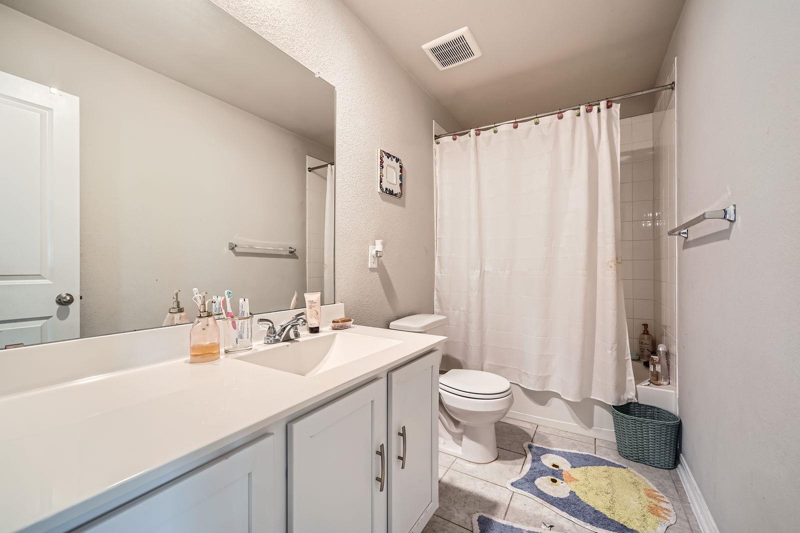 17233 Casanova Ave Property Photo 8