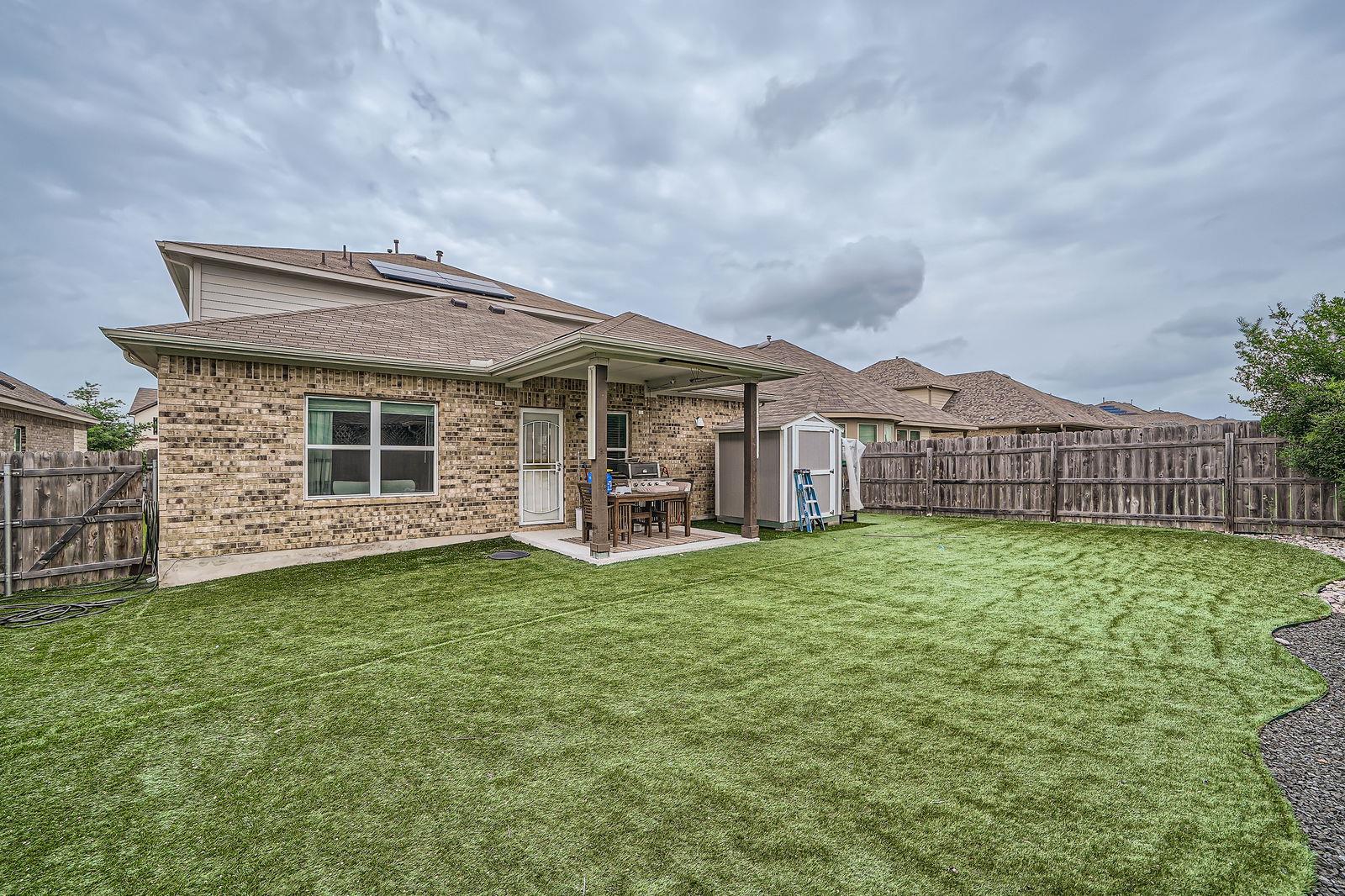 17233 Casanova Ave Property Photo 11