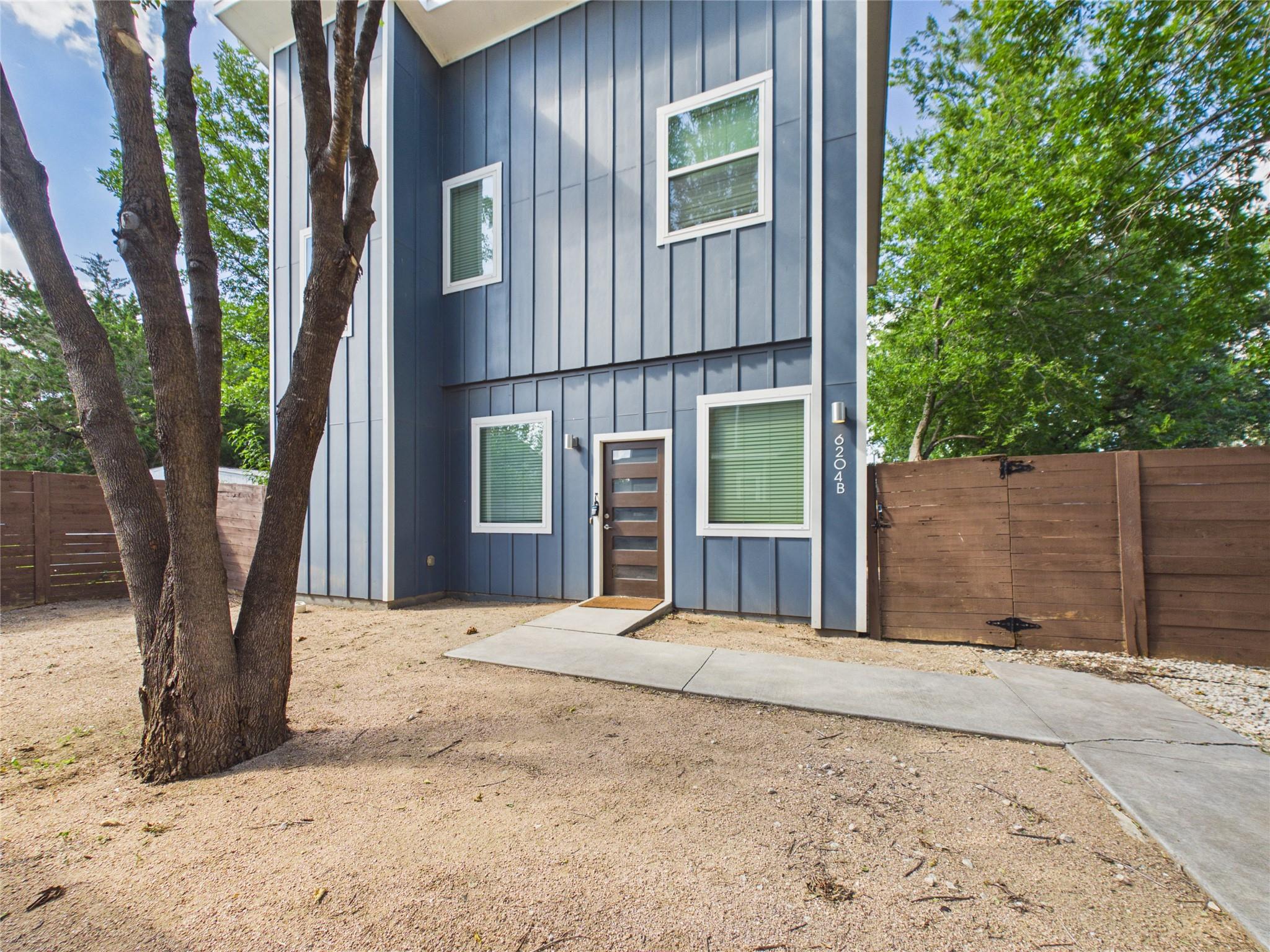 6204 Langham St #b Property Photo 2
