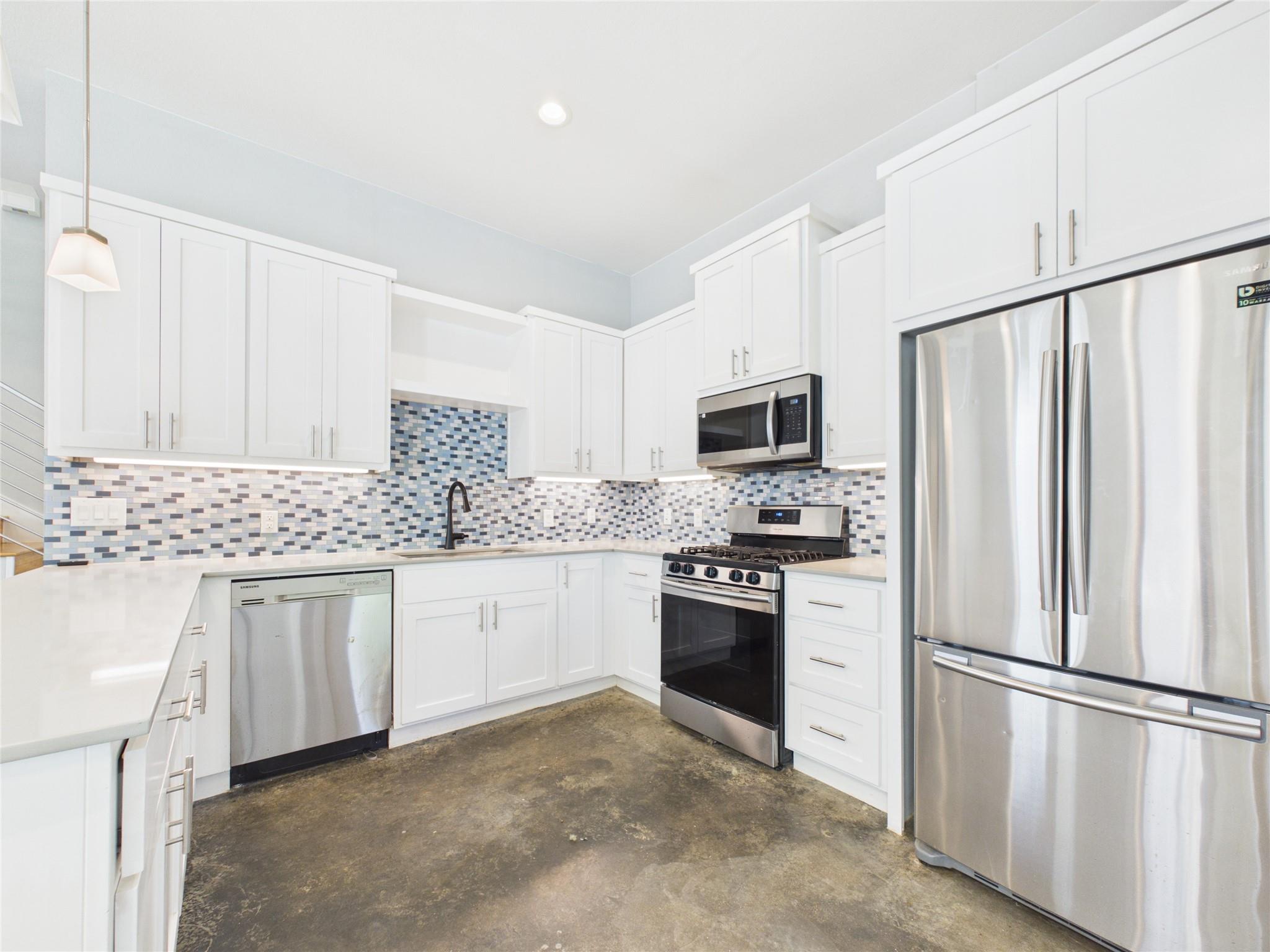 6204 Langham St #b Property Photo 6