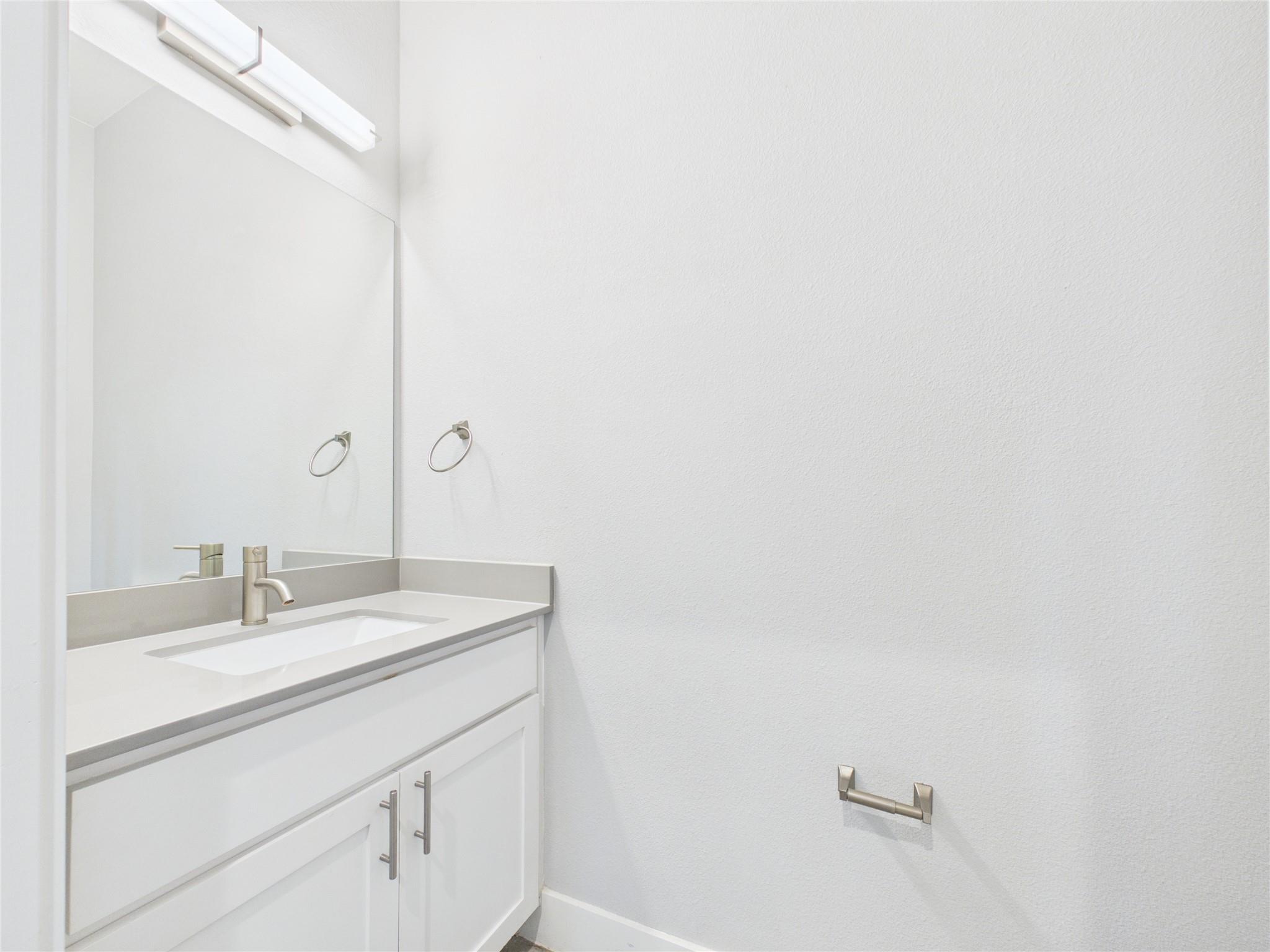 6204 Langham St #b Property Photo 11