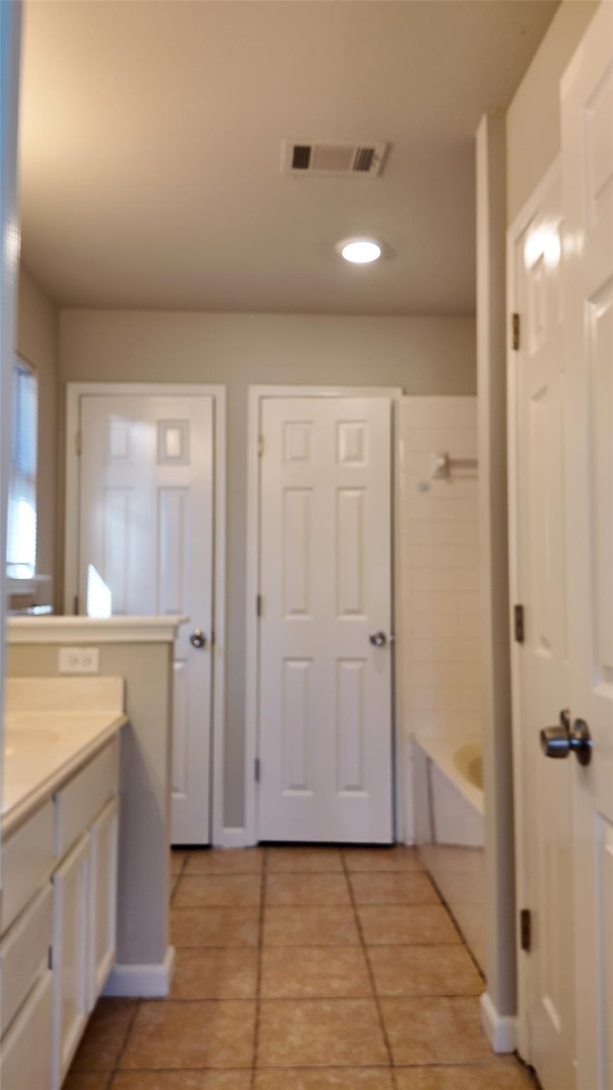 14026 Lampting Dr Property Photo 5