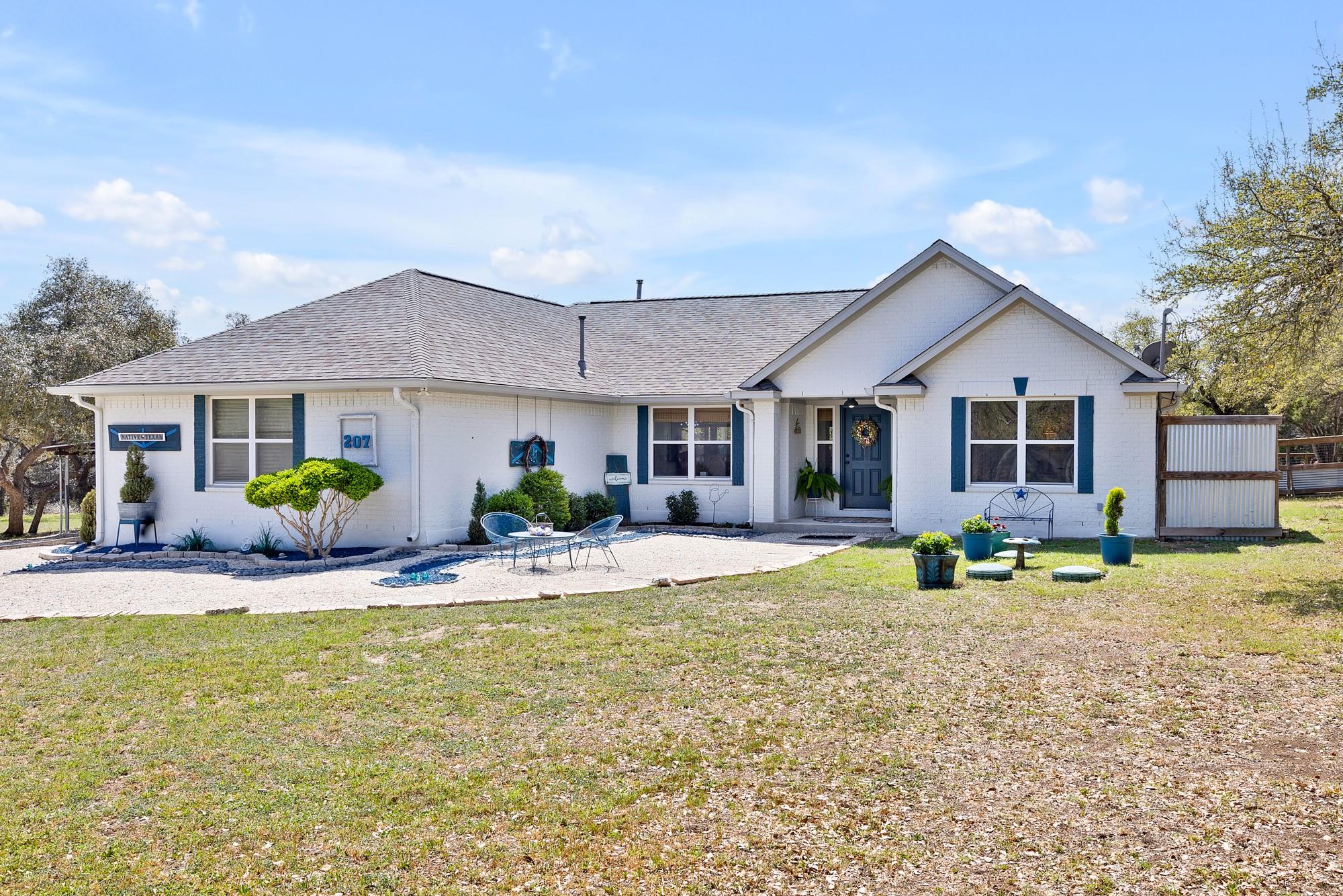 207 Round Rock Rd Property Photo