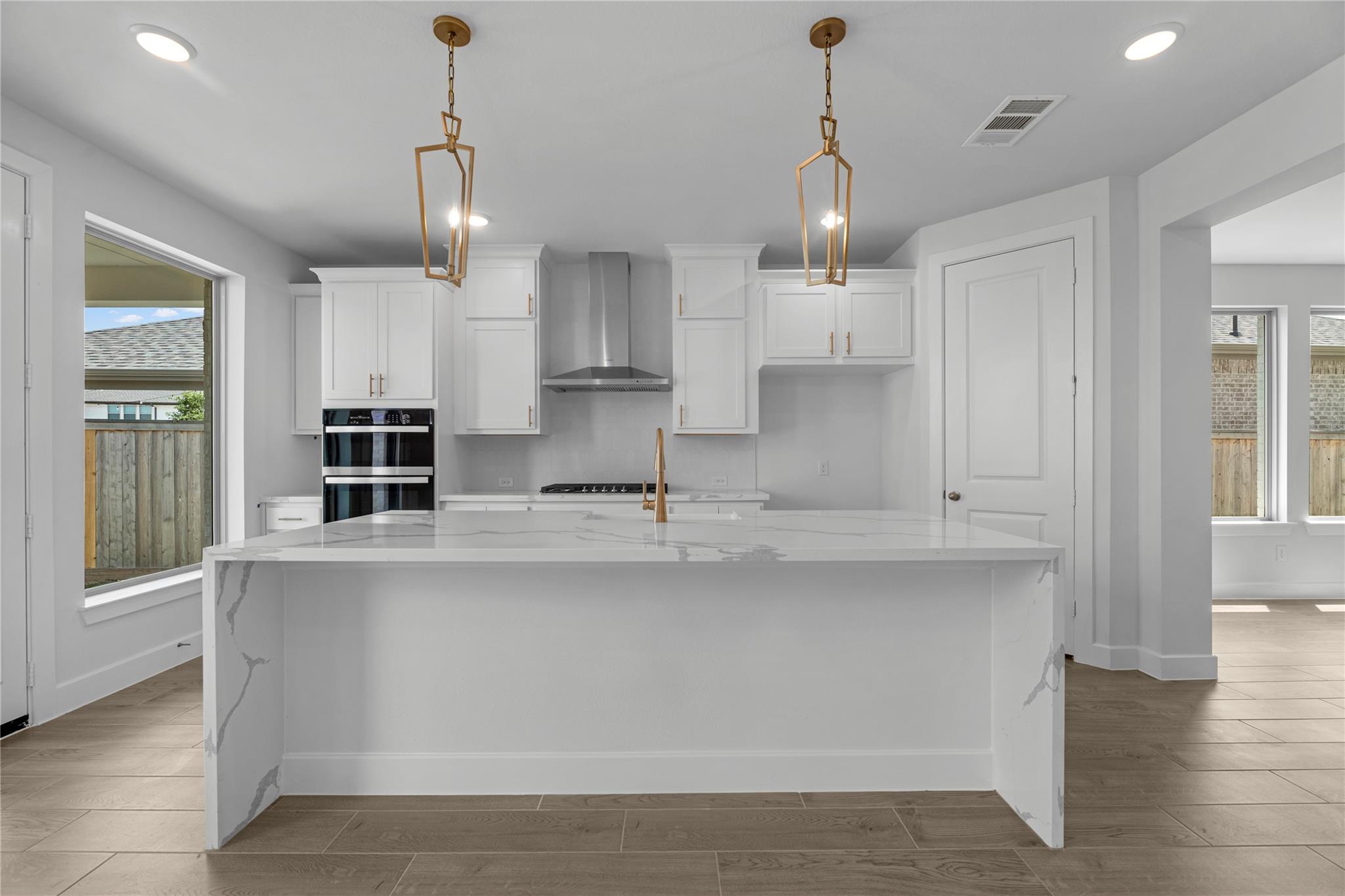 8124 Royal Mint Cv Property Photo 5