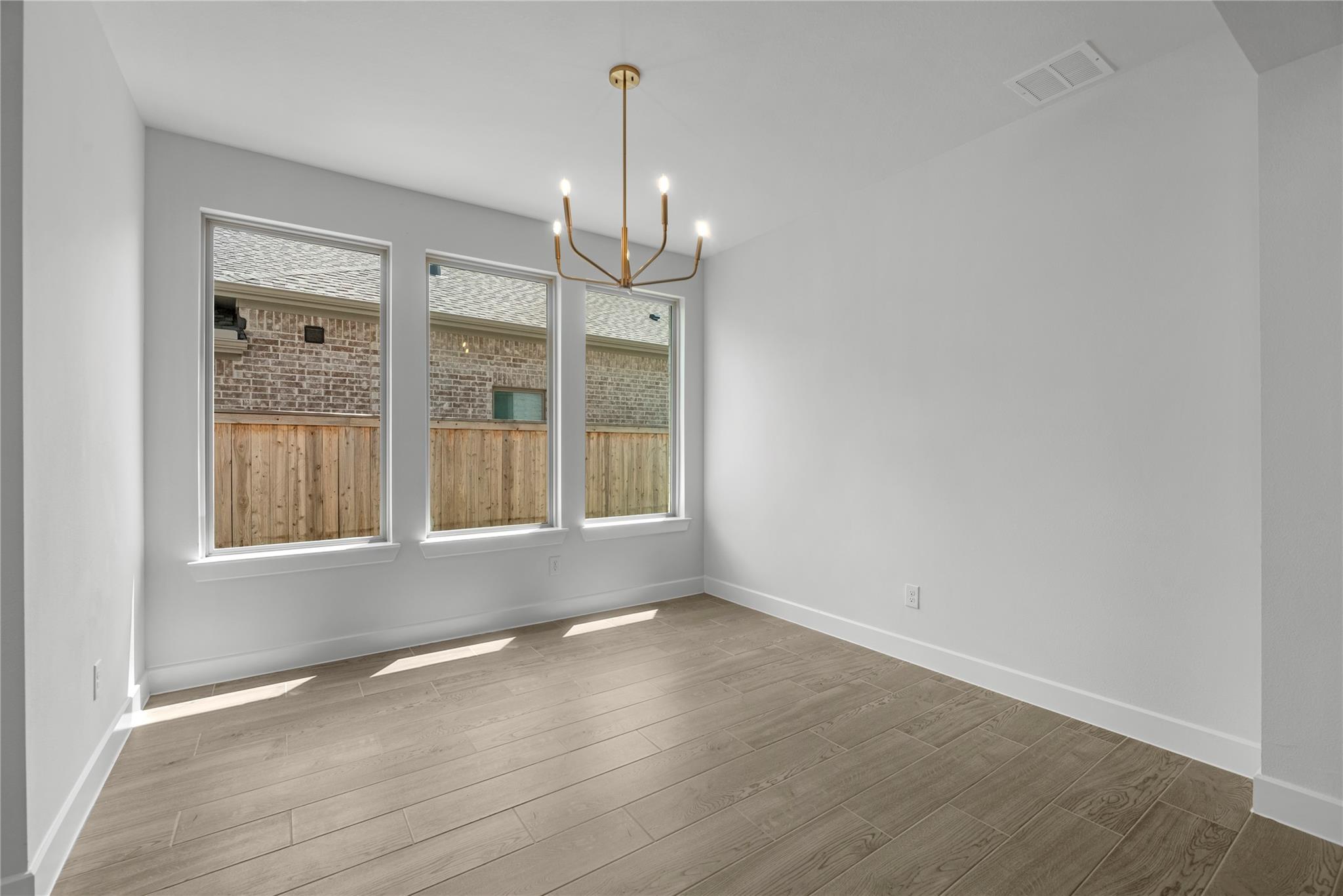 8124 Royal Mint Cv Property Photo 9