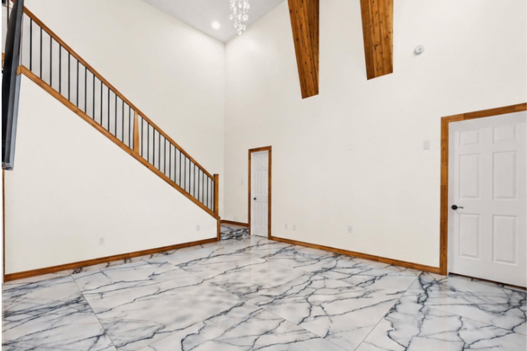 2133 Redwing Way Property Photo 9