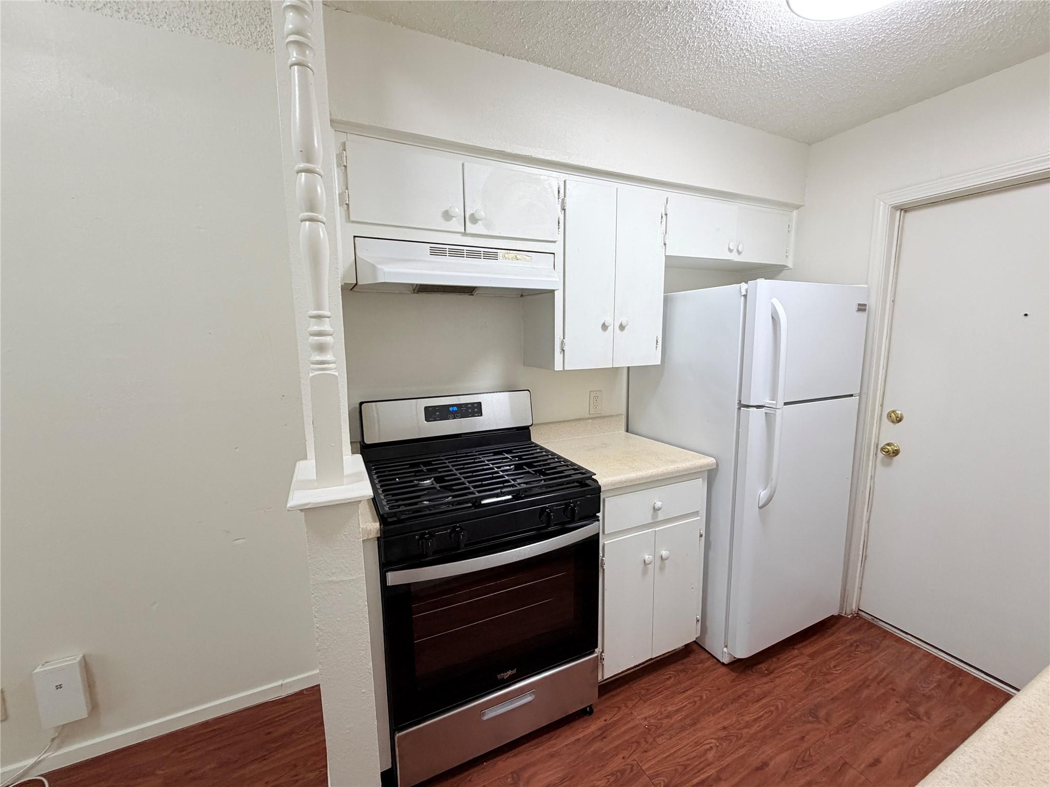 5206 Village Trl Property Photo 8