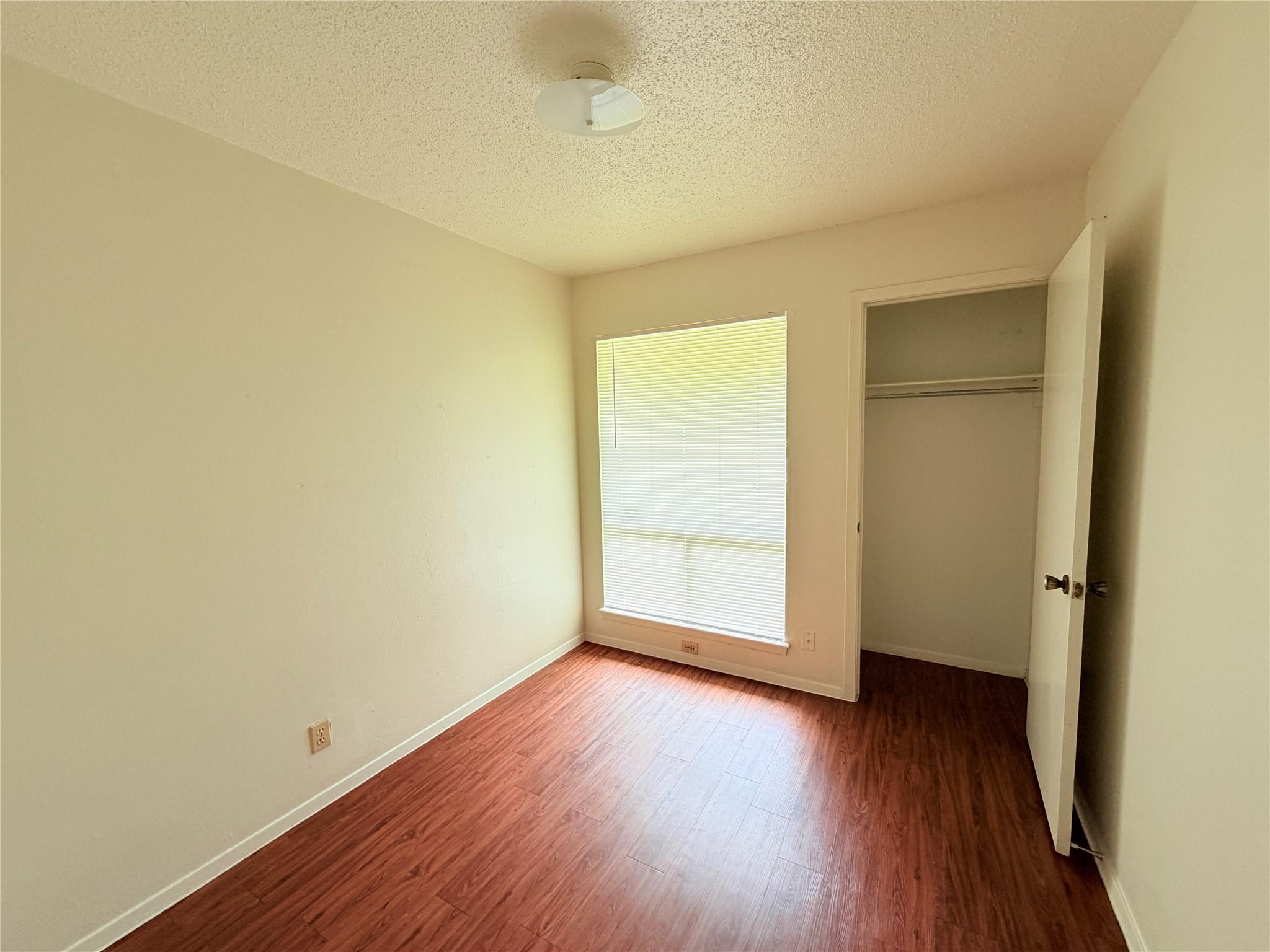 5206 Village Trl Property Photo 16