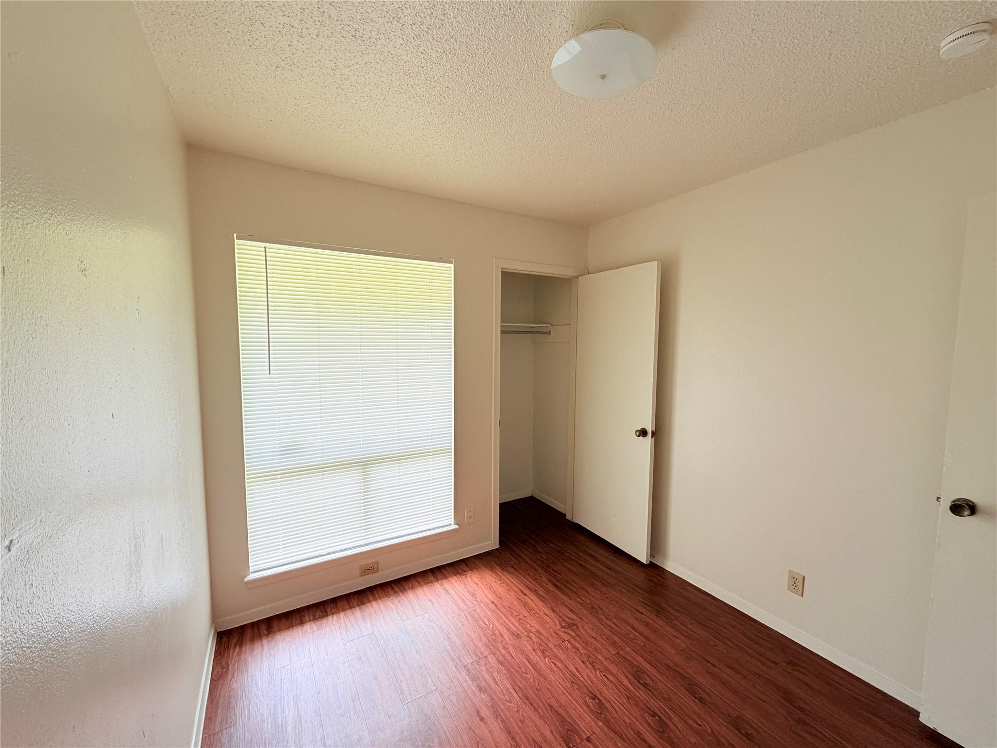 5206 Village Trl Property Photo 17