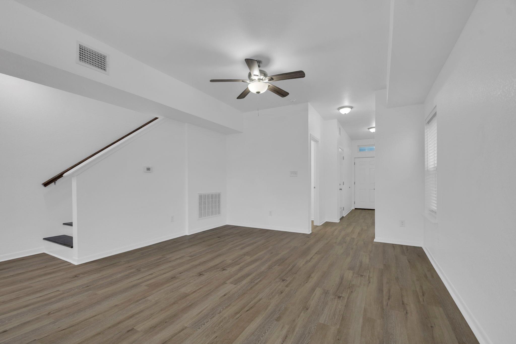 1004 E Fannin St Property Photo 5