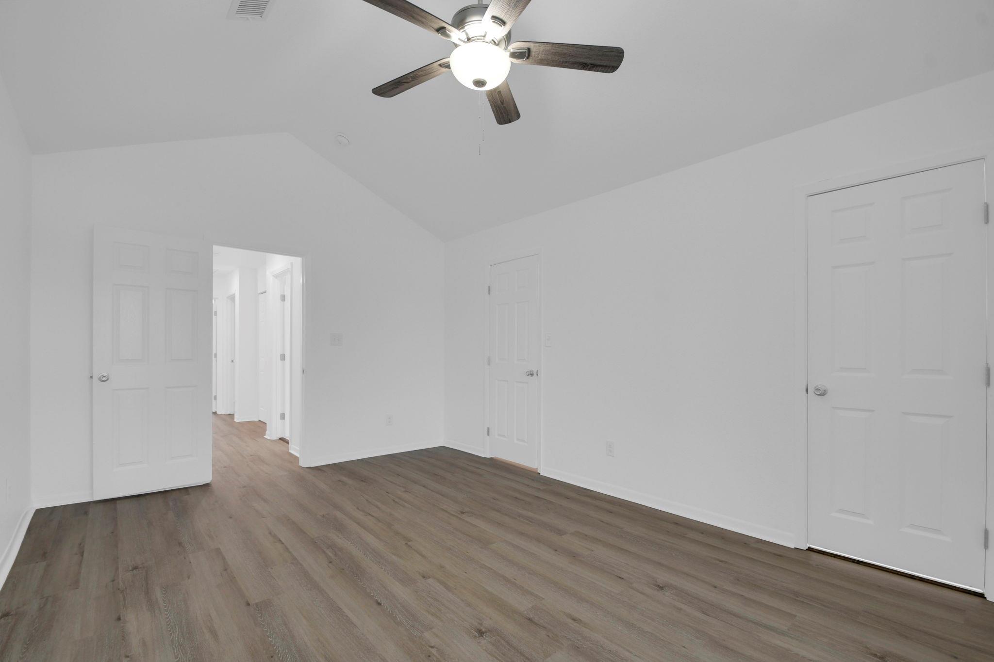 1004 E Fannin St Property Photo 13
